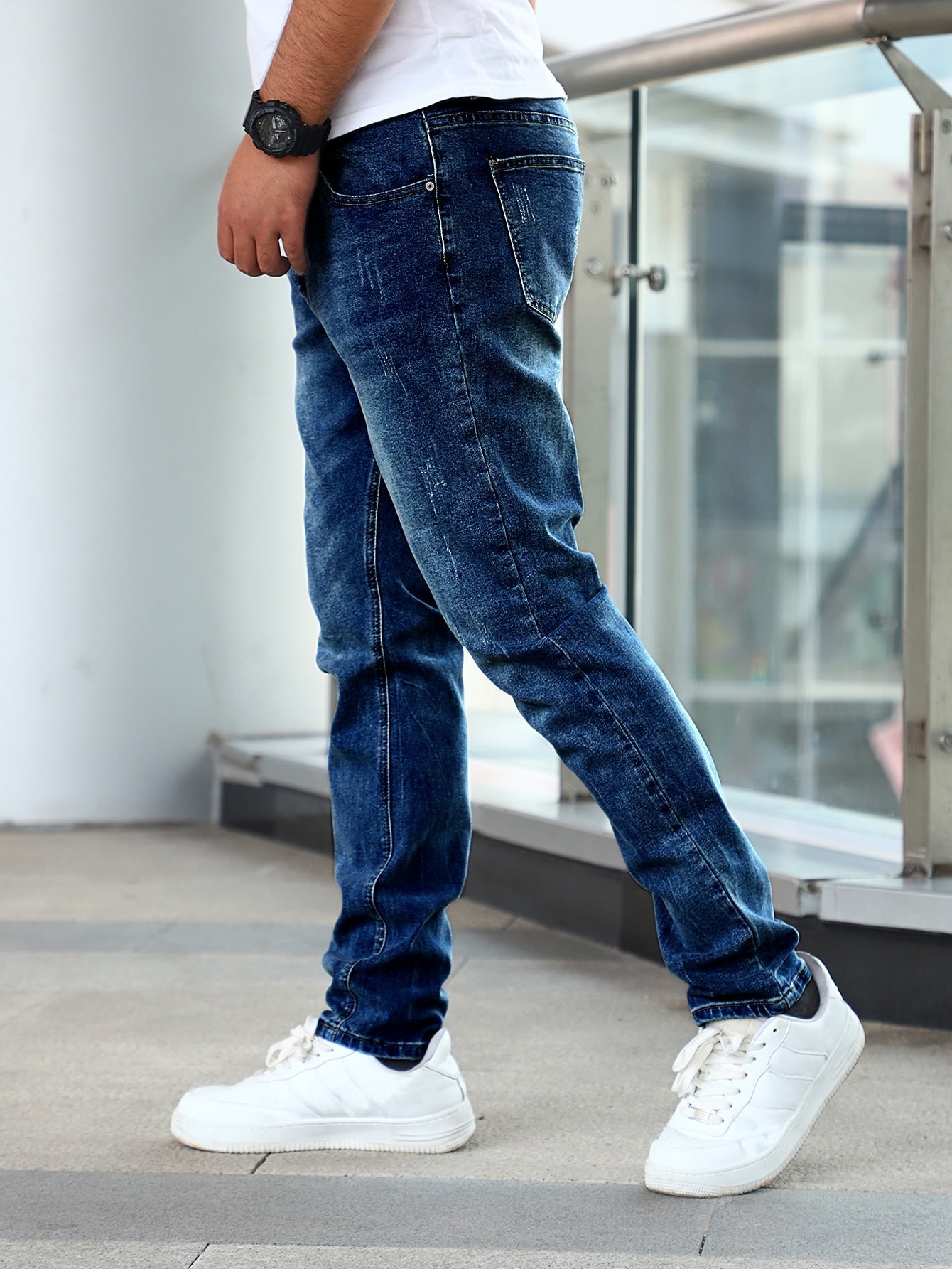 Men Slant Pocket Slim Straight Jeans