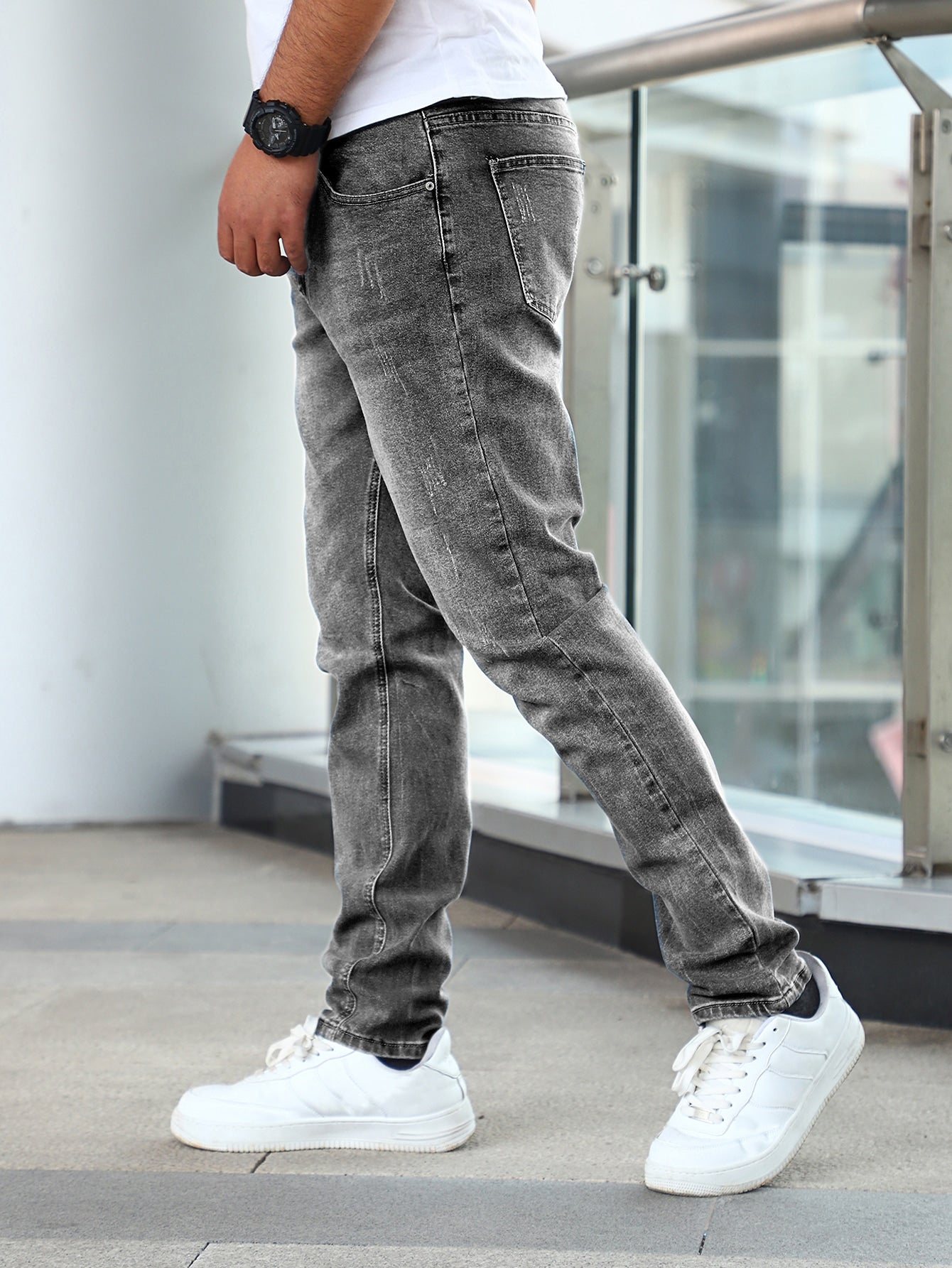 Men Slant Pocket Slim Straight Jeans