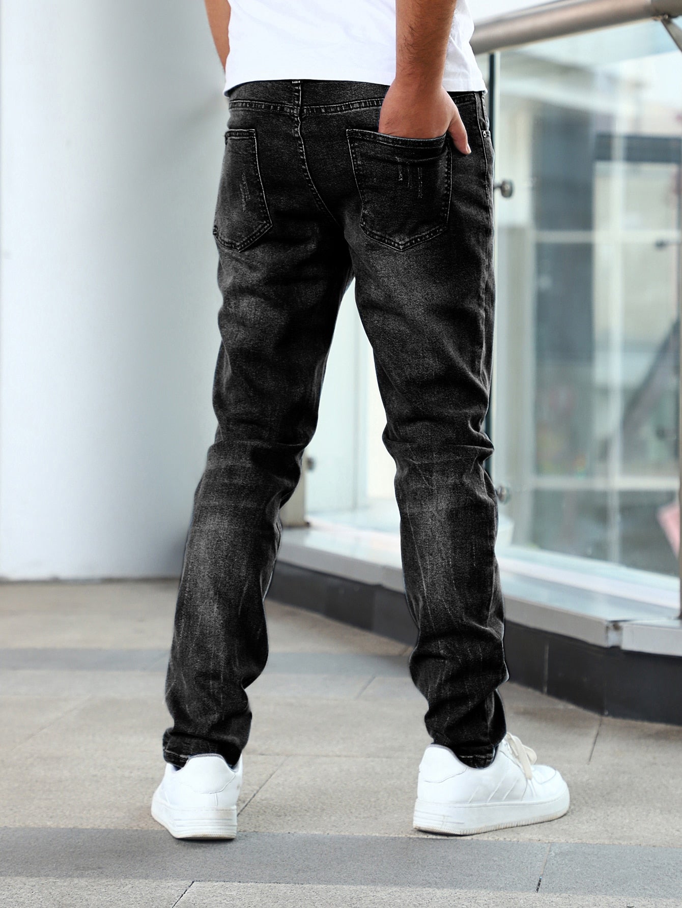 Men Slant Pocket Slim Straight Jeans