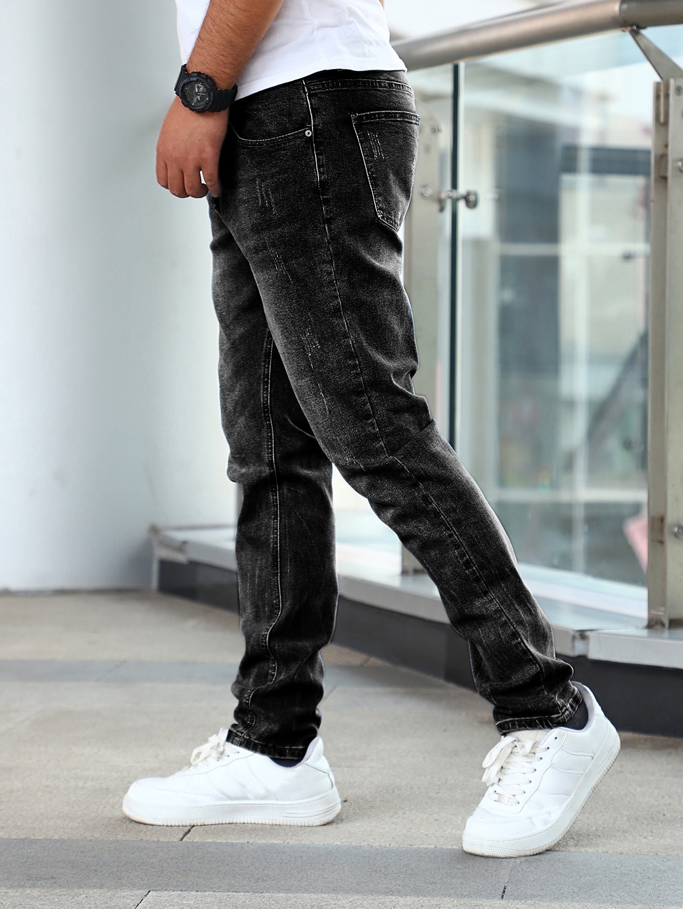 Men Slant Pocket Slim Straight Jeans