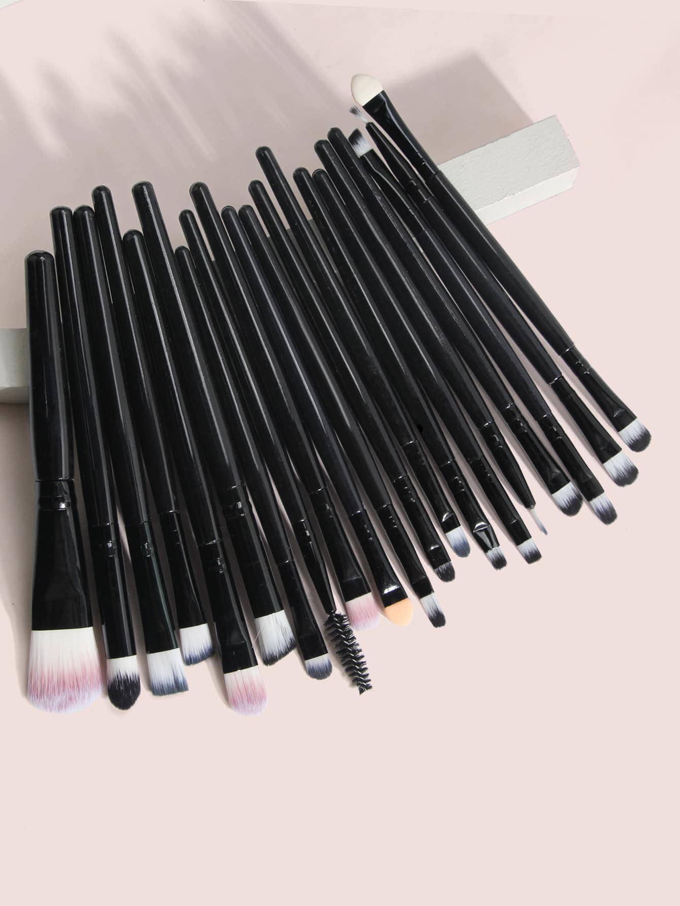 20Pcs Makeup Brush Sets Premium Synthetic Hair Eyeshadow Blending Brush Sets Cosmetics Tools Makeup Brushes Makeup Brushes Set Black Friday