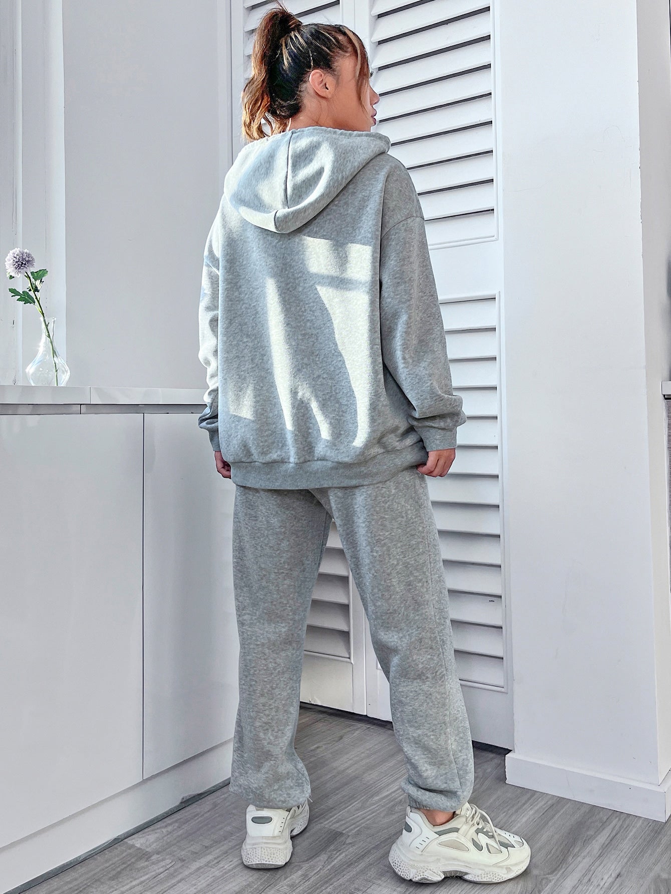 Letter Graphic Kangaroo Pocket Drop Shoulder Drawstring Hoodie & Sweatpants