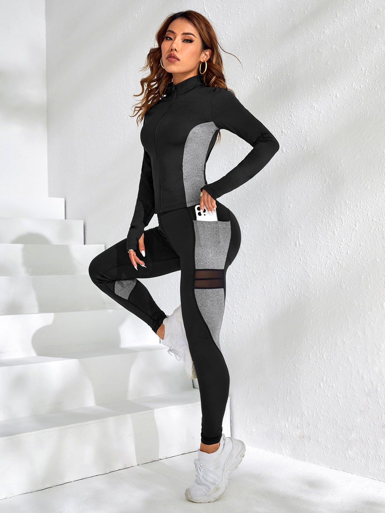 Yoga Trendy Contrast Mesh Thumbholes Sports Set