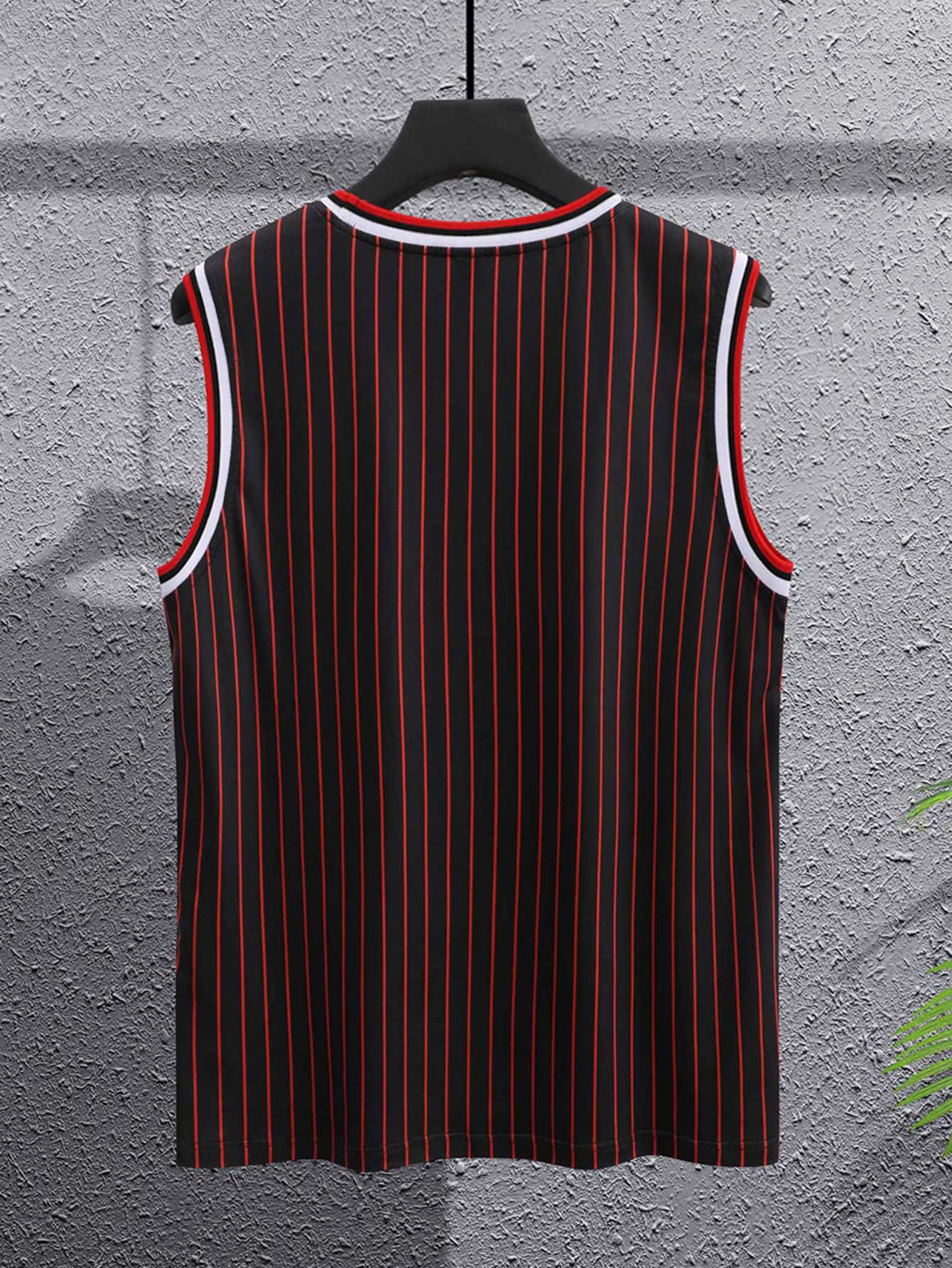 Manfinity Sporsity Men Letter Graphic Striped Trim Basketball Jersey