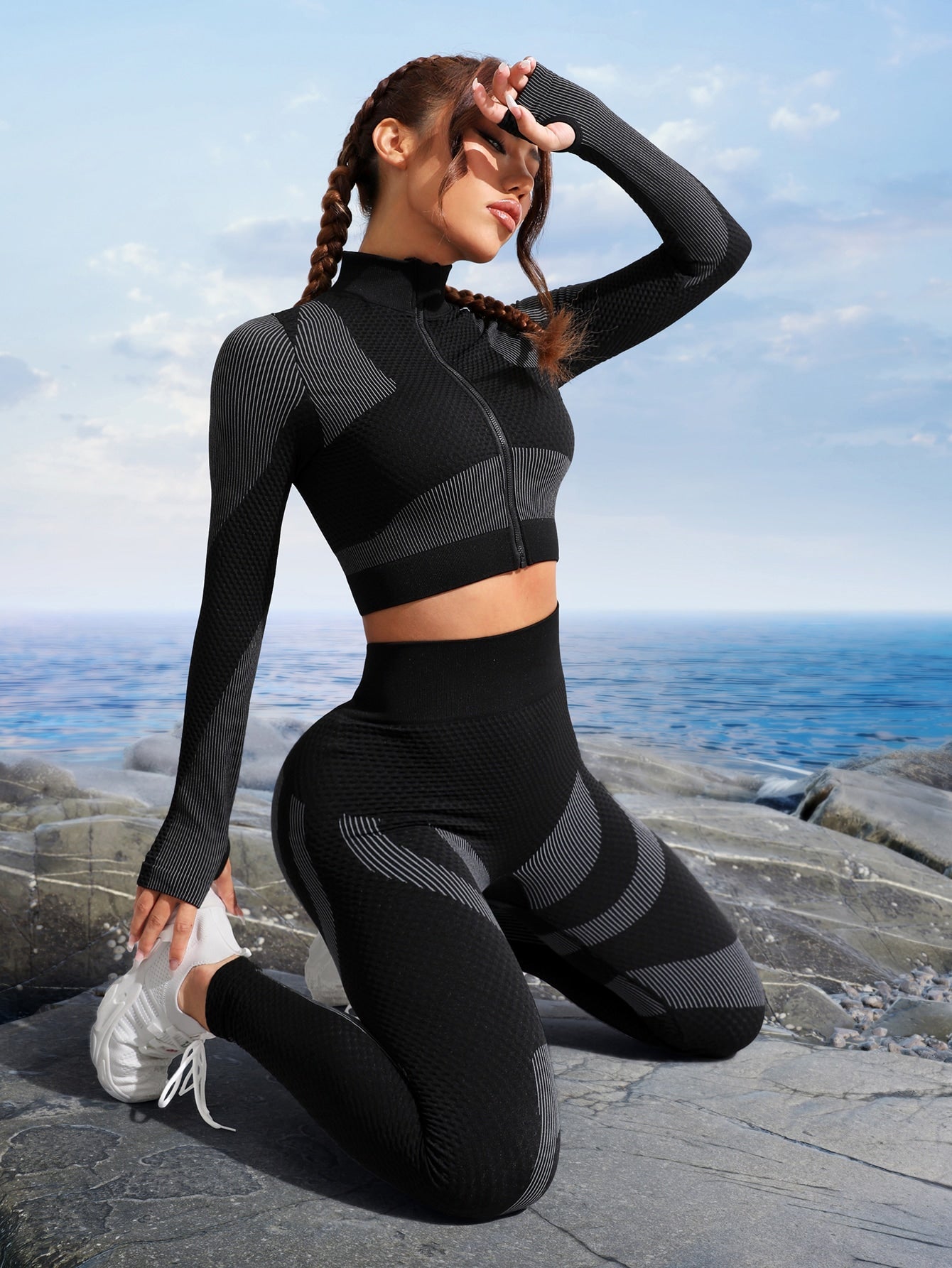 Yoga Basic Seamless Striped Thumb Holes Sports Jacket & Leggings