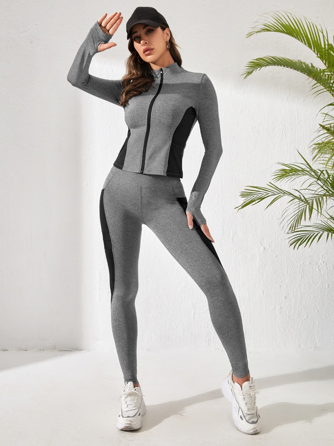 Yoga Trendy Contrast Mesh Thumbholes Sports Set