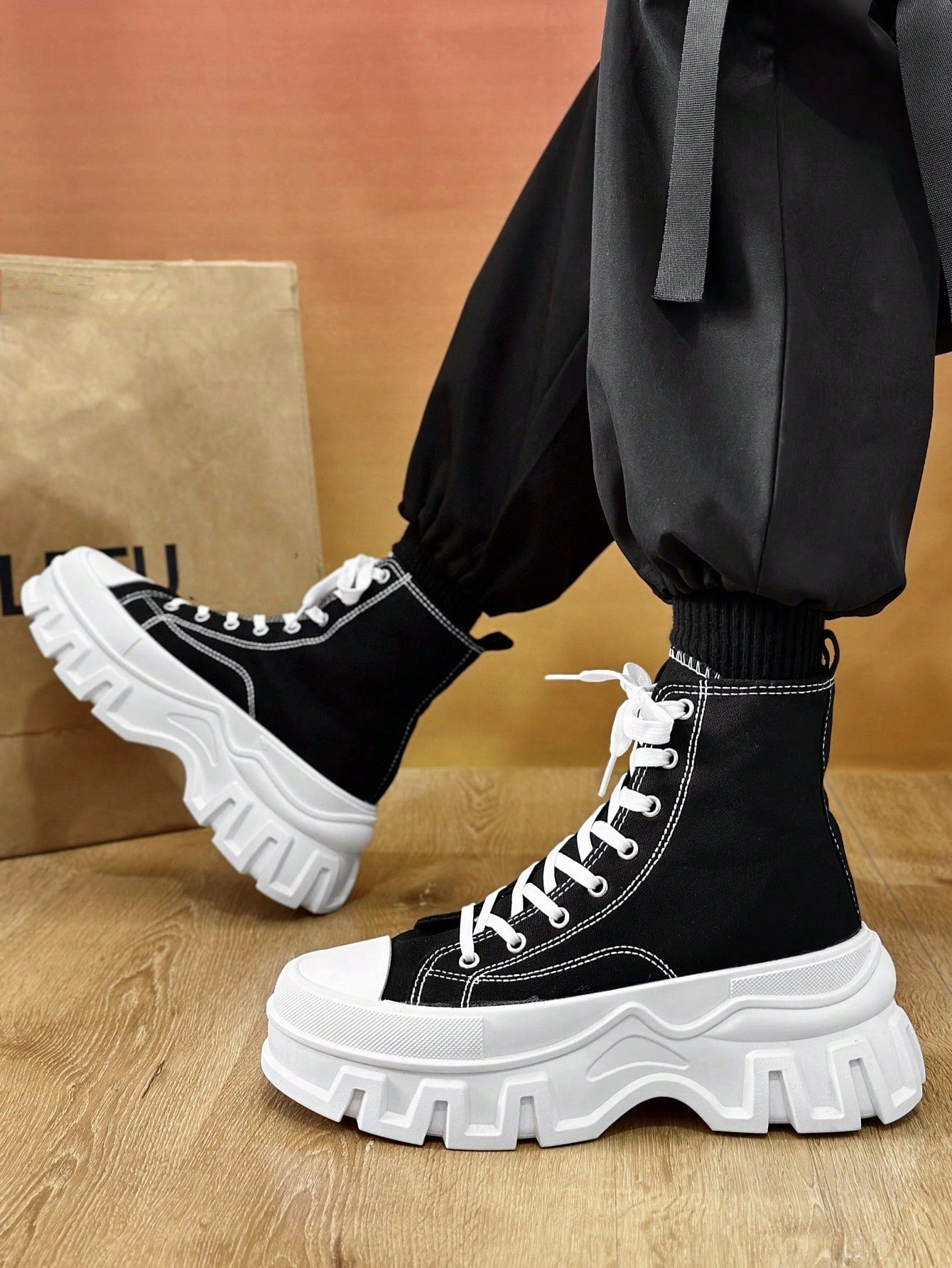 Men Two Tone Lace-up Front Sneakers, Sporty Outdoor Canvas Shoes