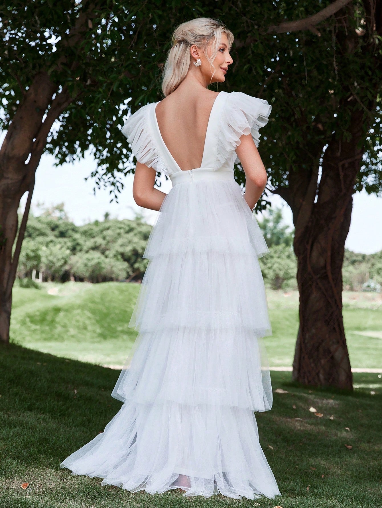 Plunging Neck Ruffle Trim Layered Hem Mesh Wedding Dress Without Veil