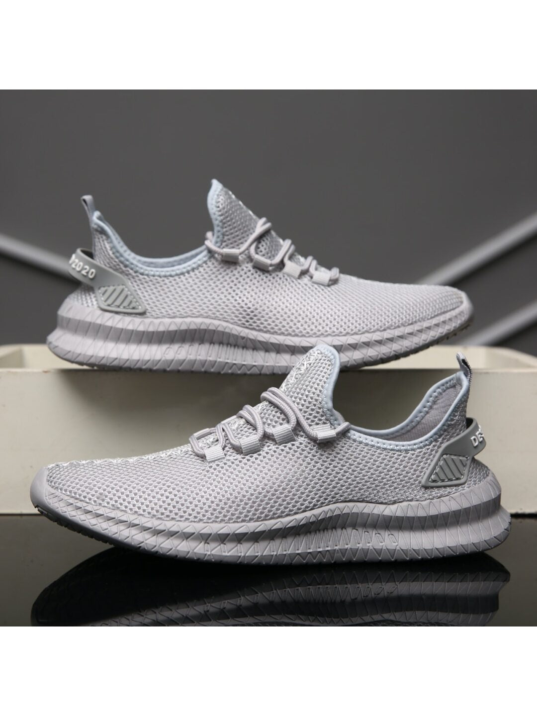 Men's Comfortable Super-light Breathable Mesh Athletic Shoes