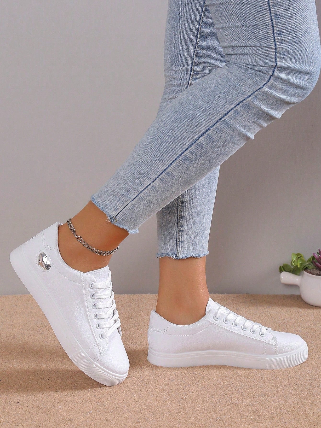 Women's Low-cut Comfortable Outdoor Casual Sneakers