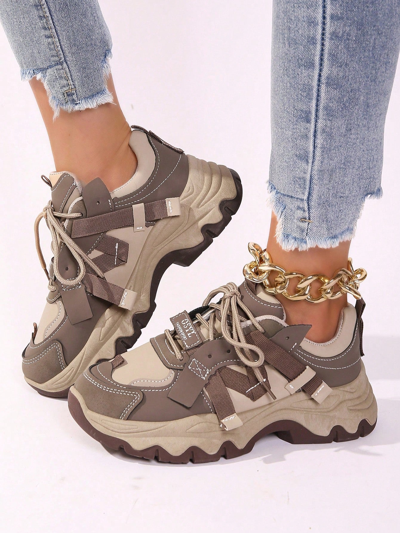 Women's Fashion Round Toe Lace-up Color-block Height Increasing Thick Sole Comfortable Campus Style Sneakers