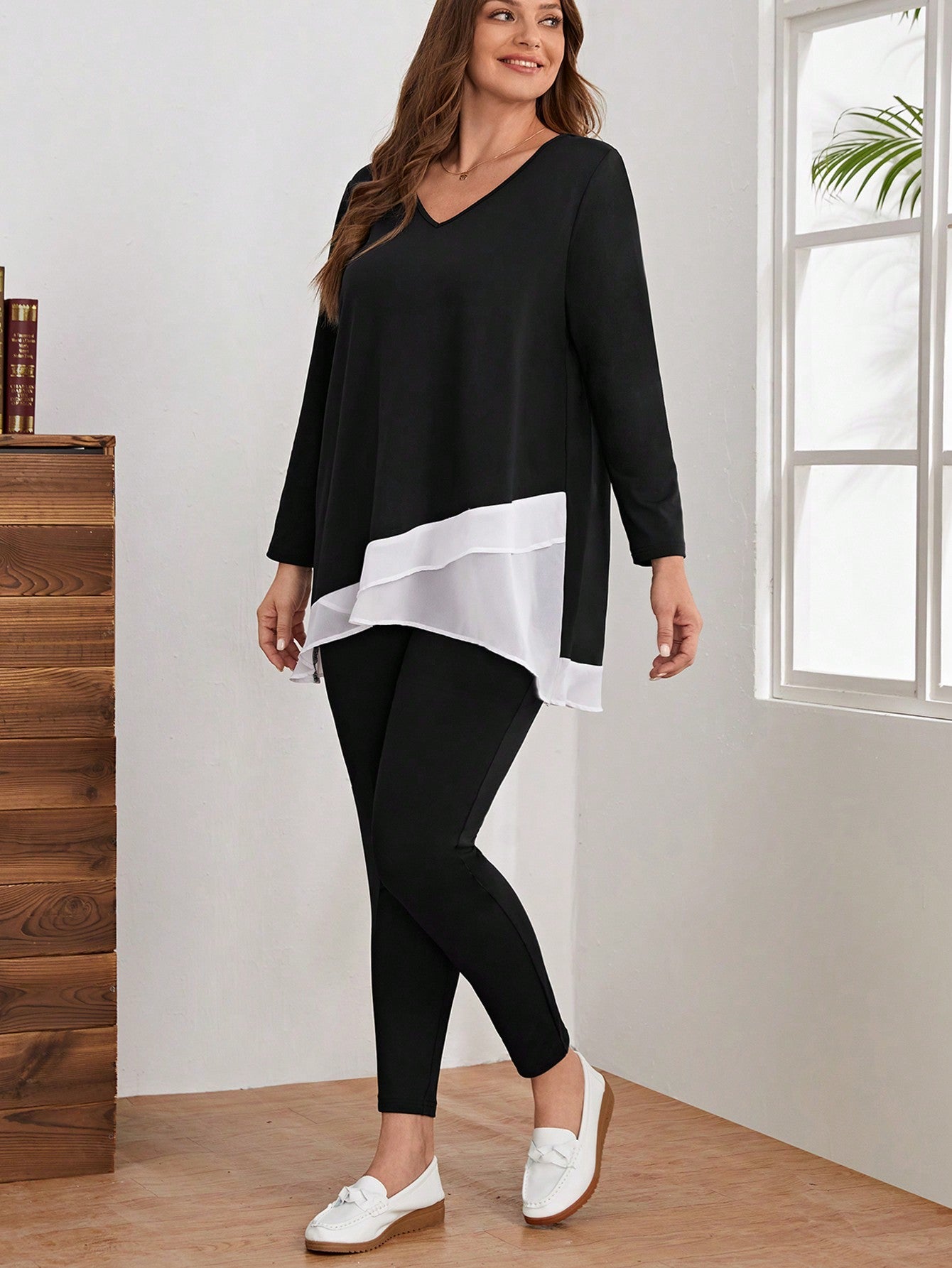 EMERY ROSE Plus Contrast Panel Tee & Leggings