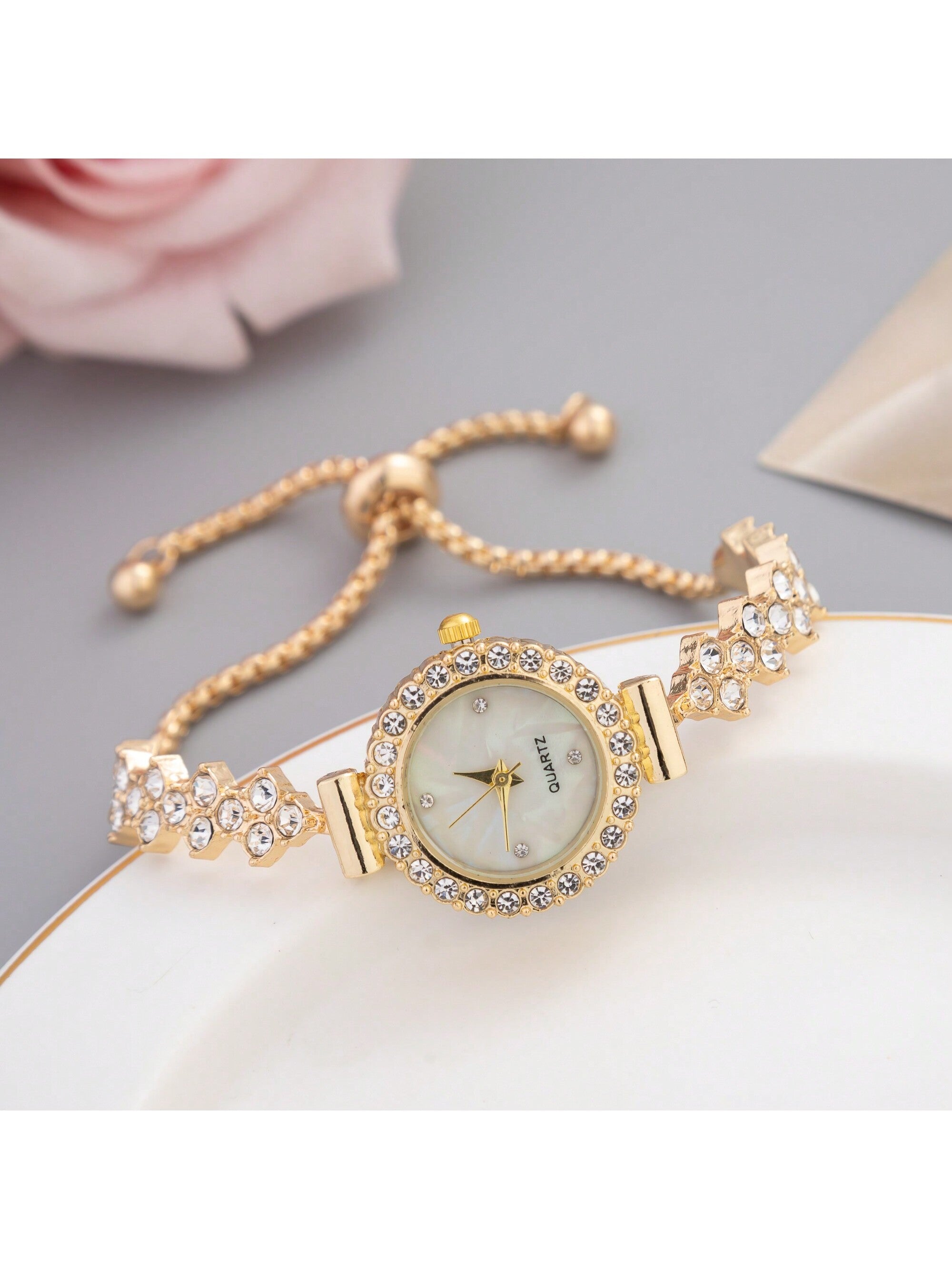 New Casual Fashion Ladies' Bracelet Watch, Cute Round Dial Decorated With Crystals, Rhinestone Embellished Watchband, Alloy Quartz Watch, Gift