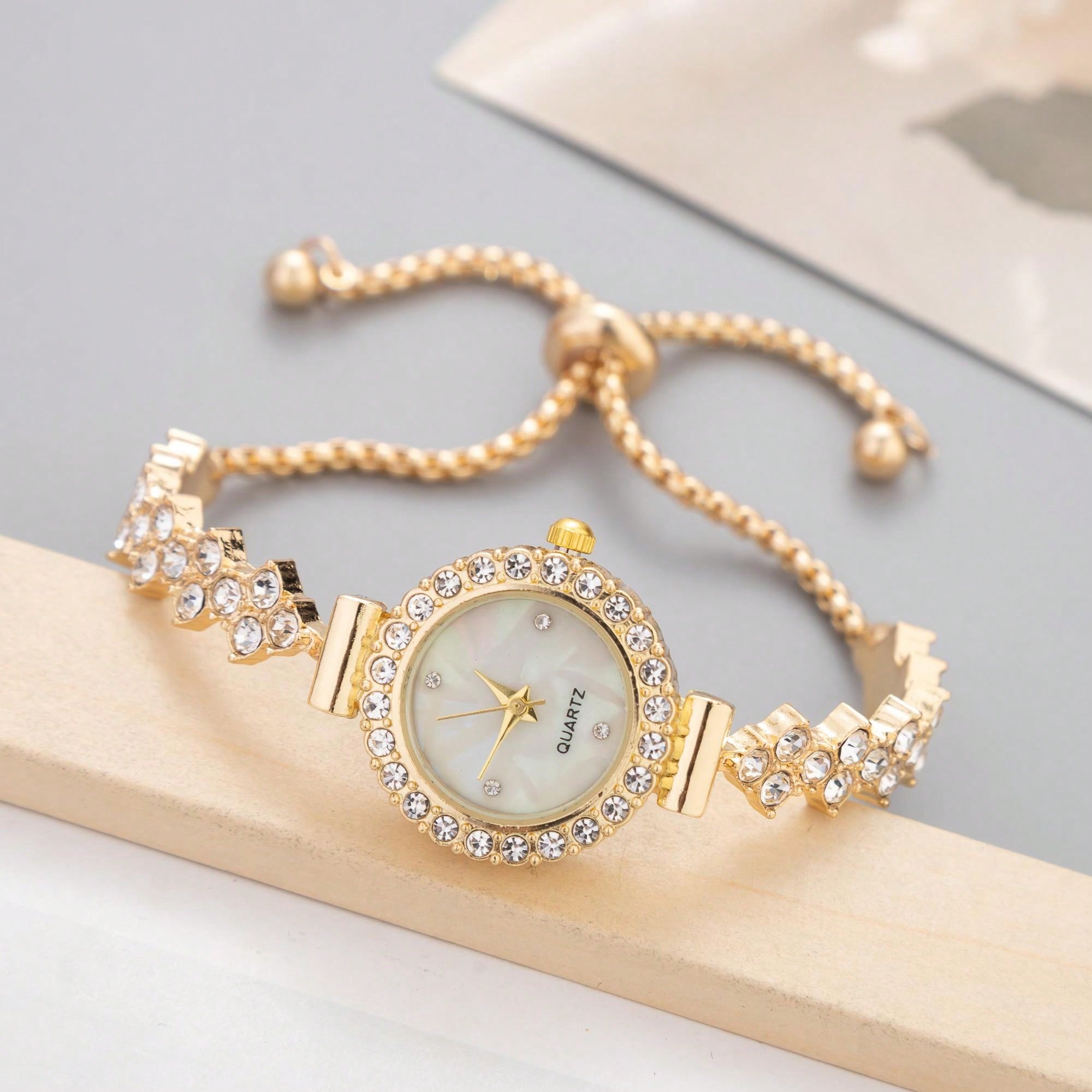 New Casual Fashion Ladies' Bracelet Watch, Cute Round Dial Decorated With Crystals, Rhinestone Embellished Watchband, Alloy Quartz Watch, Gift