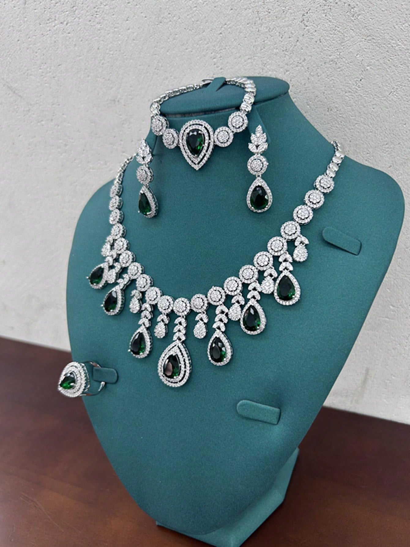 European And American Style Luxury Green Cubic Zirconia Jewelry Set, Including Earrings, Necklace, Ring, Bracelet, Perfect For Formal Occasions Such As Wedding Banquets And Bridal Wear