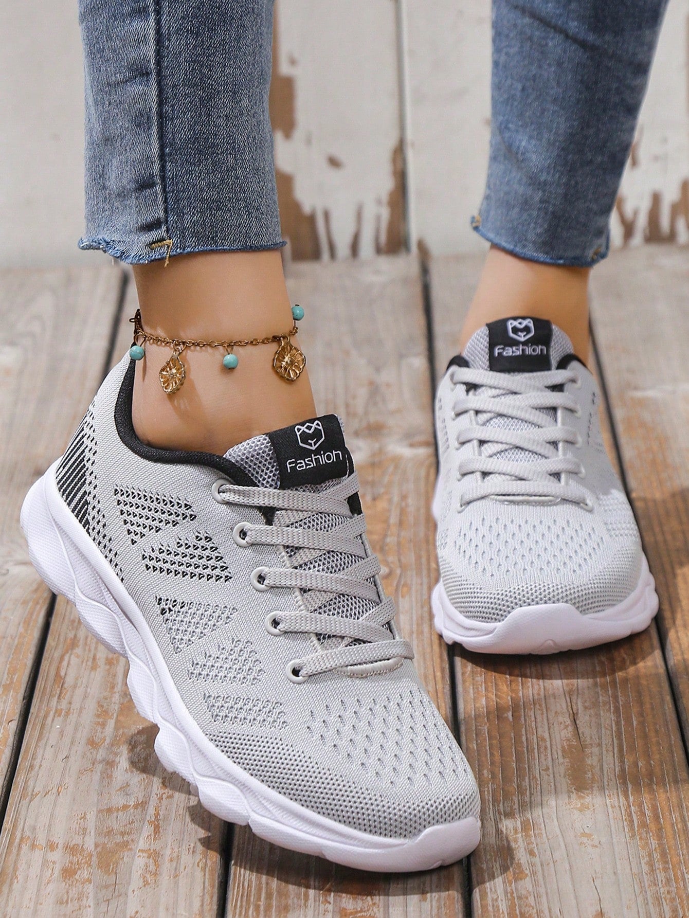 Women's Outdoor Sports Style Lace-up Sneakers With Floral Lace Decoration And Anti-slip Sole