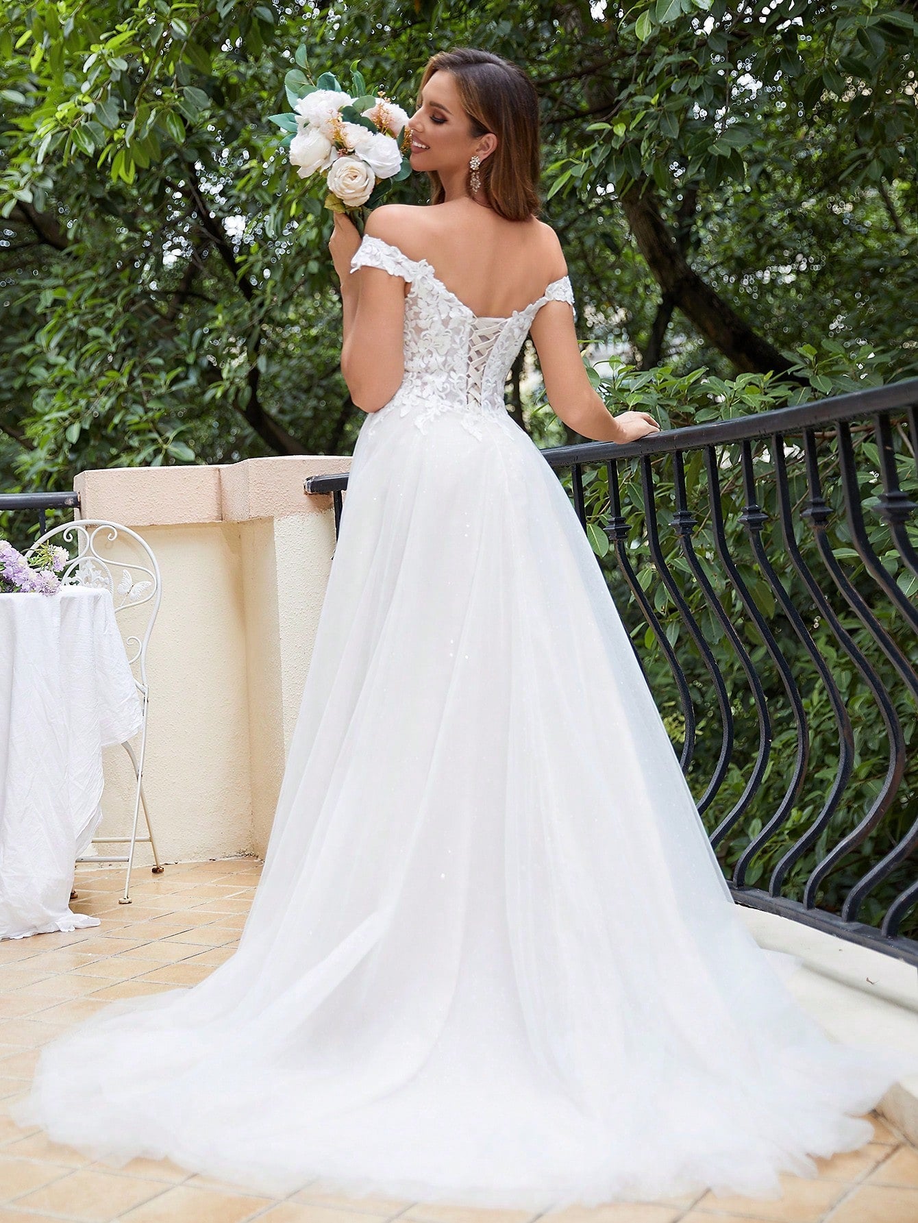 Off Shoulder Appliques Mesh Wedding Dress