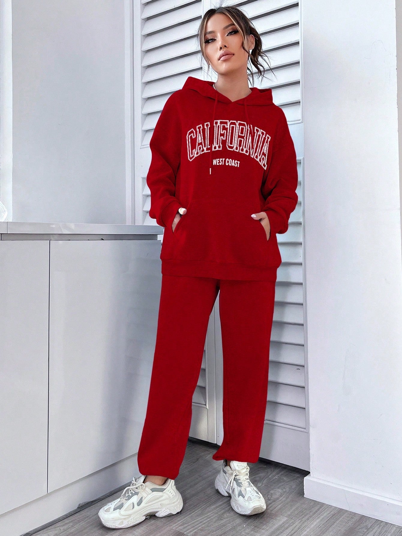 Letter Graphic Kangaroo Pocket Drop Shoulder Drawstring Hoodie & Sweatpants