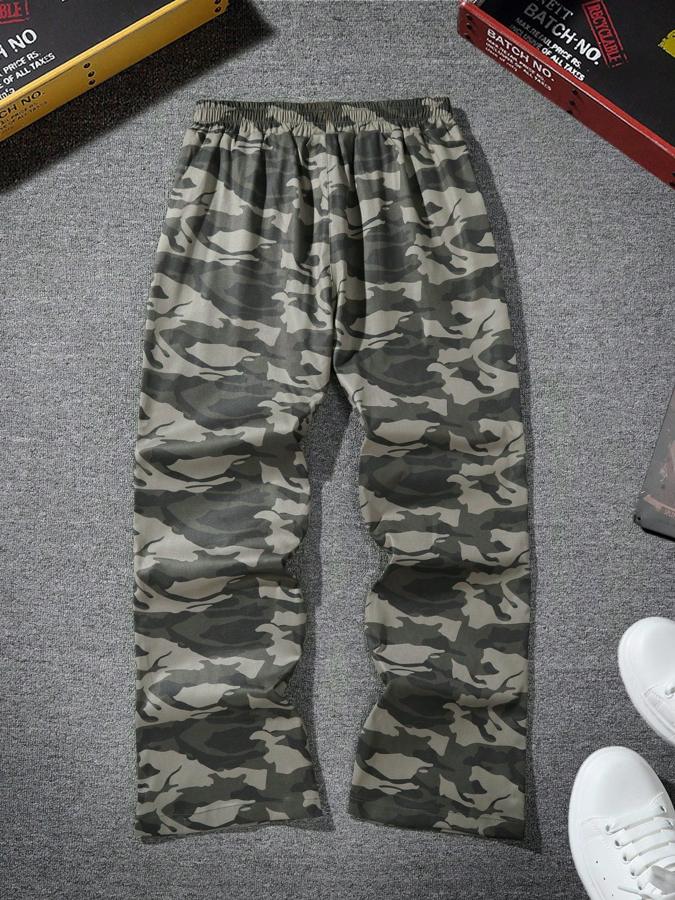 Manfinity Hypemode Men's Camouflage Straight-leg Pants