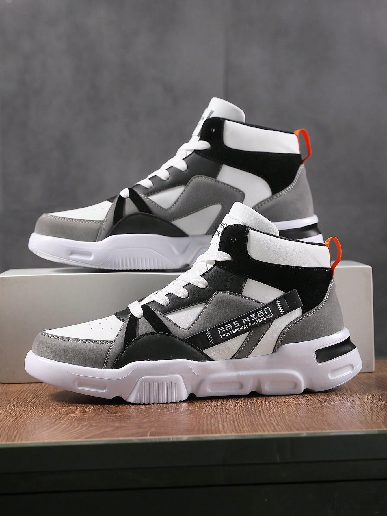 Men's Trendy Front Tie Design Athletic Shoes With Alphabet Design, High Top Skateboarding Shoes For Outdoor Activities And Warm Keeping