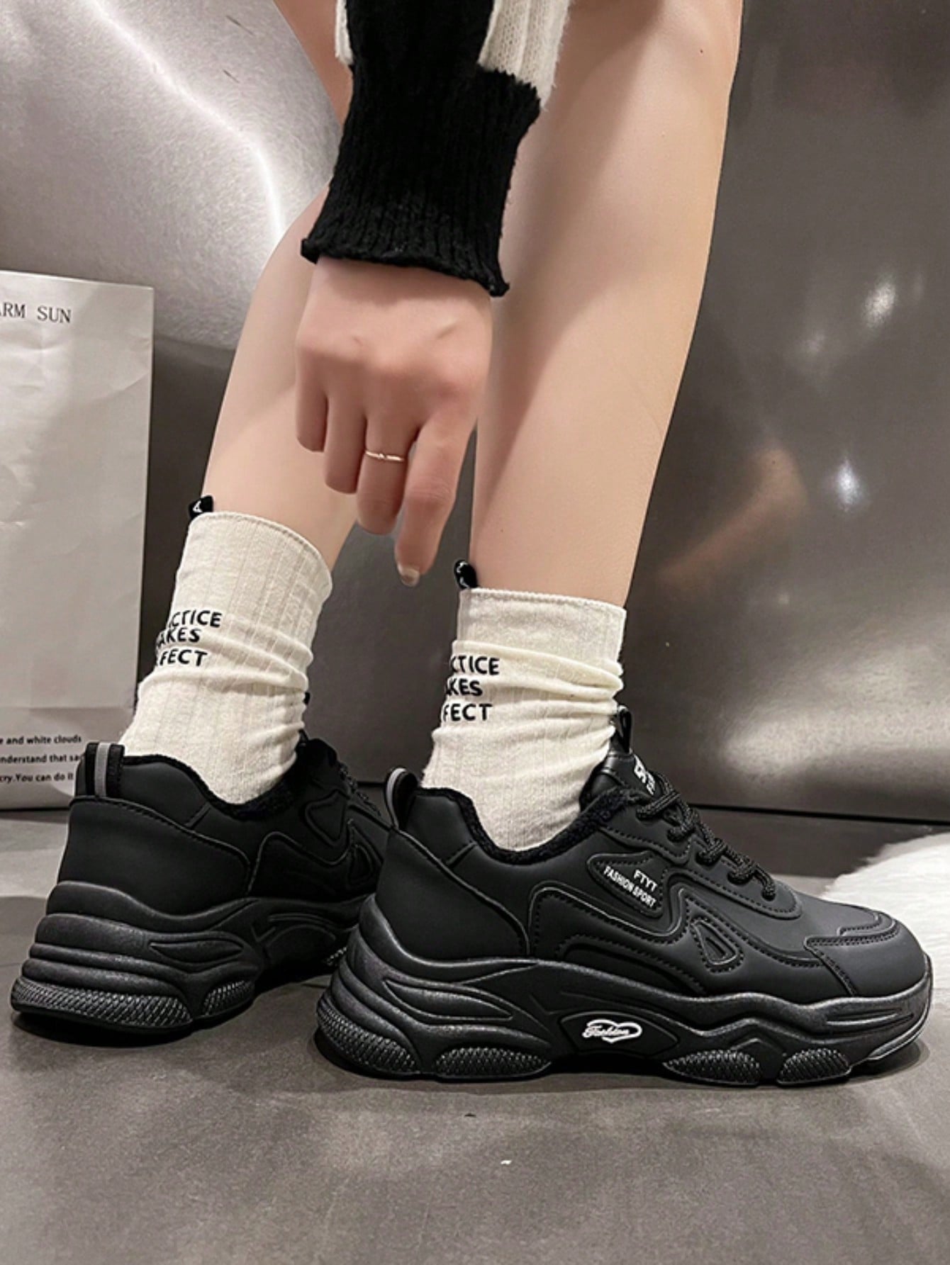 Women's Color-blocked Thick-soled Chunky Shoes For Spring, Summer, Autumn And Winter New Style Plus Velvet To Keep Warm, Black Fashionable And Versatile Casual Sports Shoes