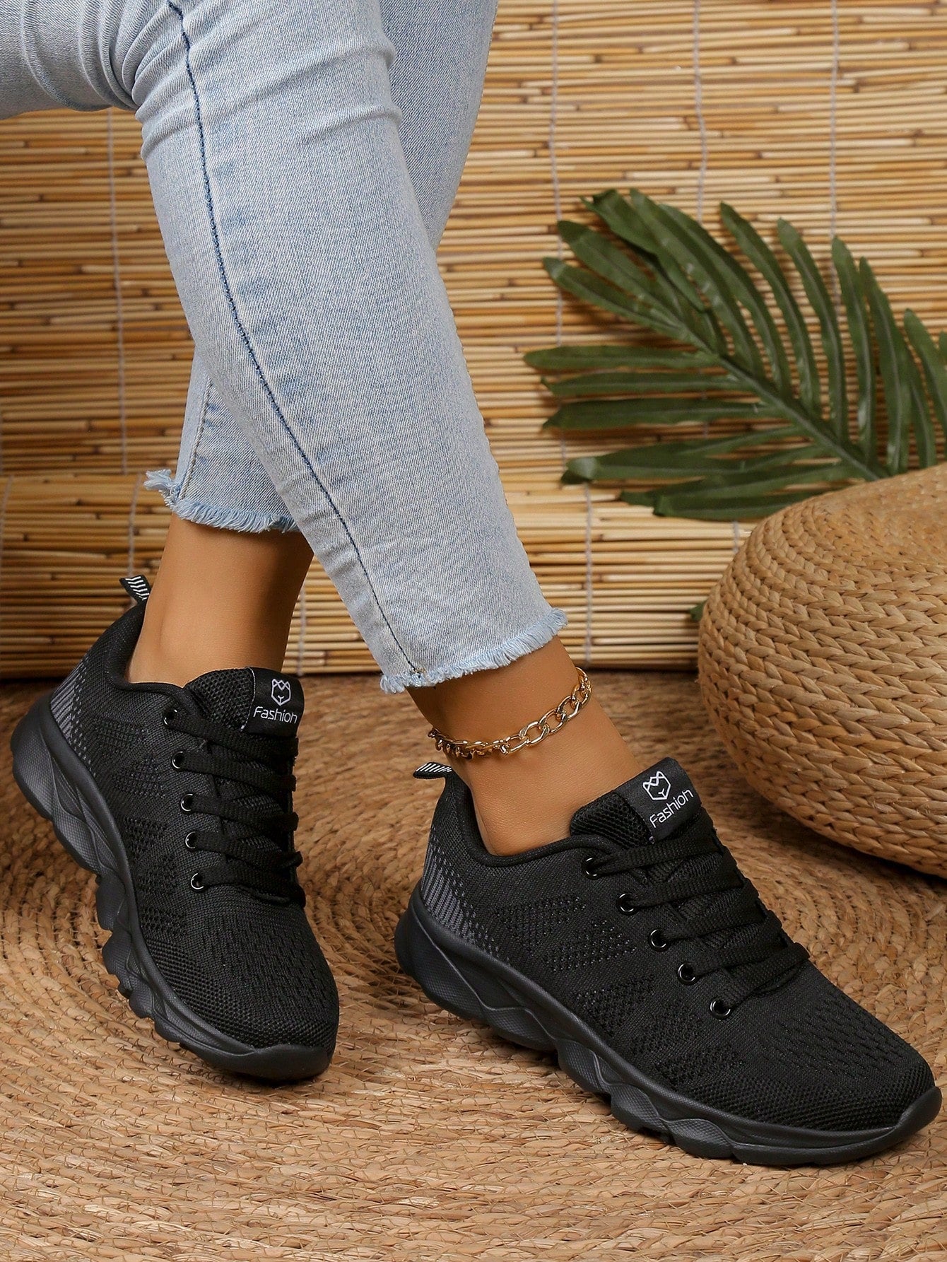 Women's Outdoor Sports Style Lace-up Sneakers With Floral Lace Decoration And Anti-slip Sole