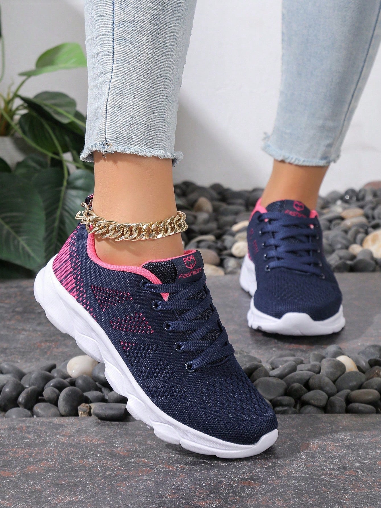 Women's Outdoor Sports Style Lace-up Sneakers With Floral Lace Decoration And Anti-slip Sole