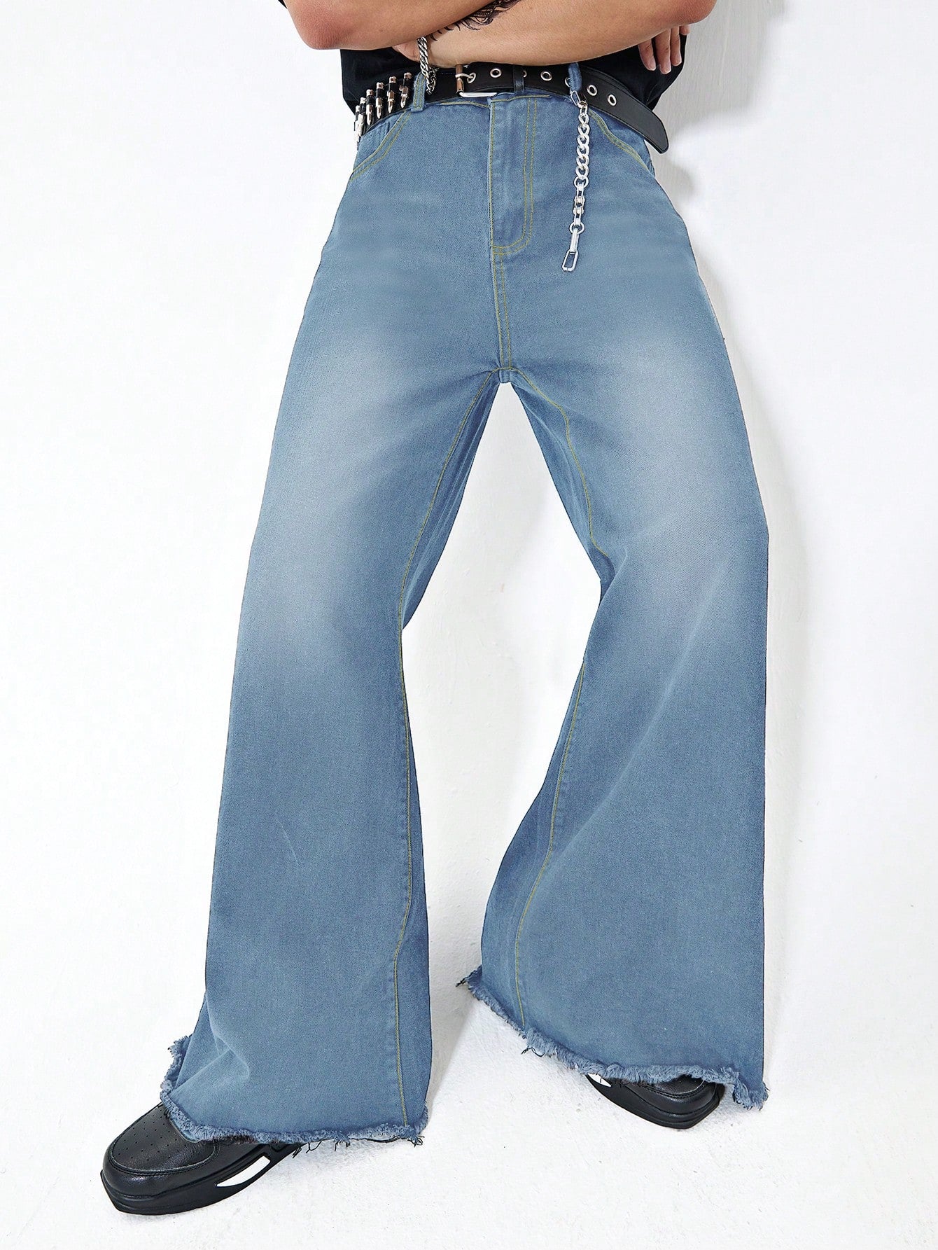 Manfinity Men's Fashionable Wide-leg Denim Flared Pants