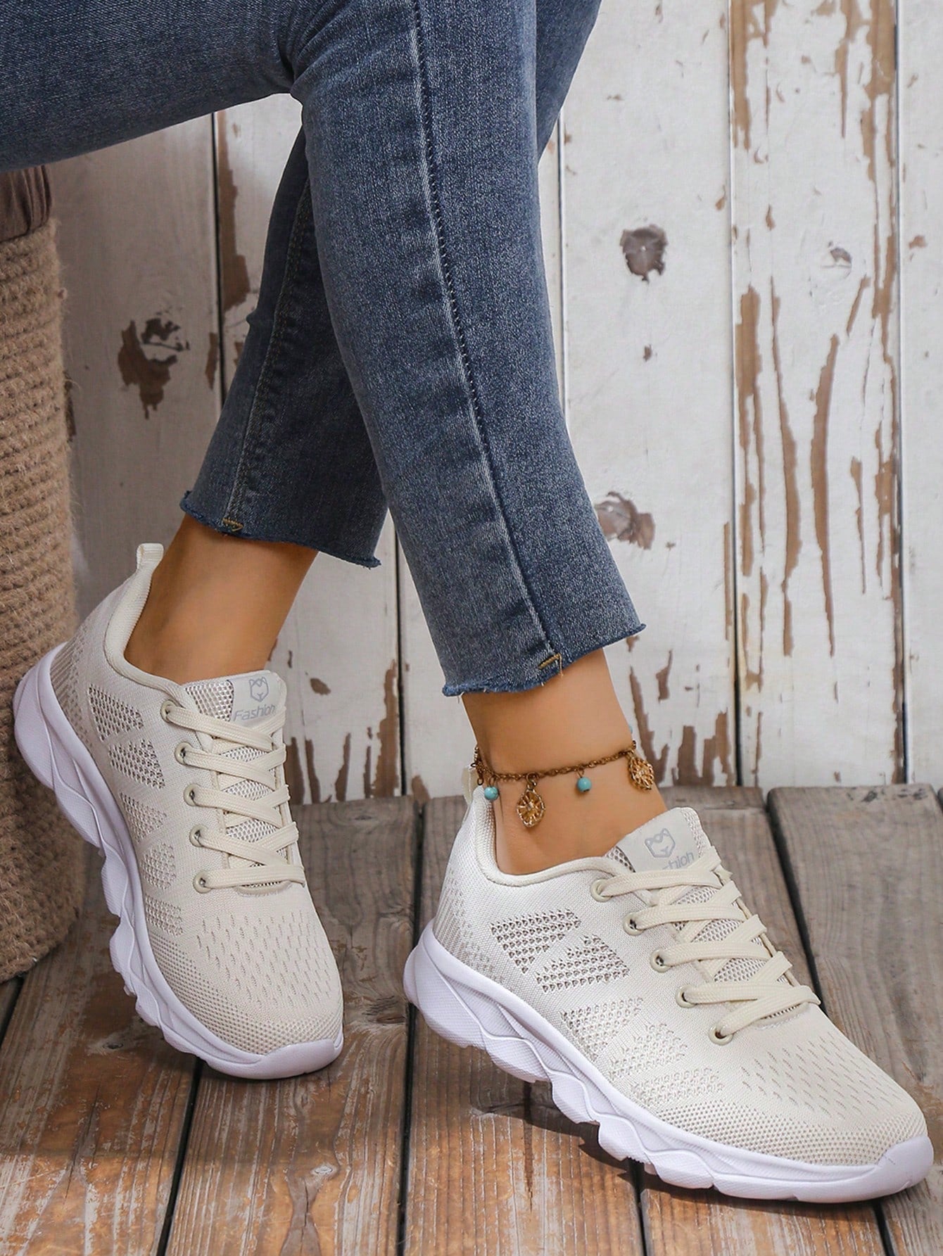 Women's Outdoor Sports Style Lace-up Sneakers With Floral Lace Decoration And Anti-slip Sole