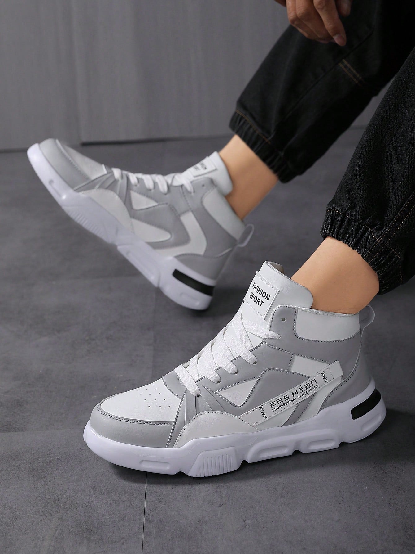 Men's Trendy Front Tie Design Athletic Shoes With Alphabet Design, High Top Skateboarding Shoes For Outdoor Activities And Warm Keeping