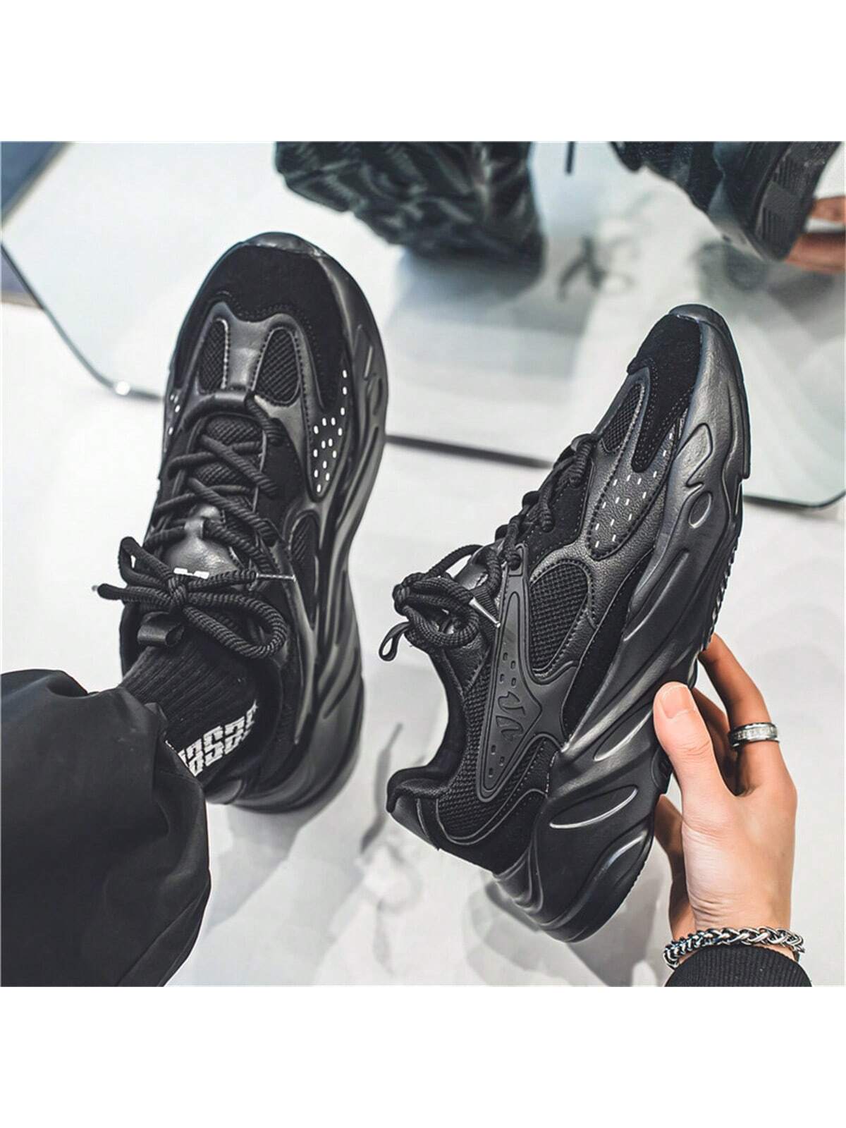 Men's Casual, Trend-setting, Lightweight, Slip-resistant And Durable Black Sports Shoes For Autumn/winter, Walking, Height Increasing Chunky Sneakers