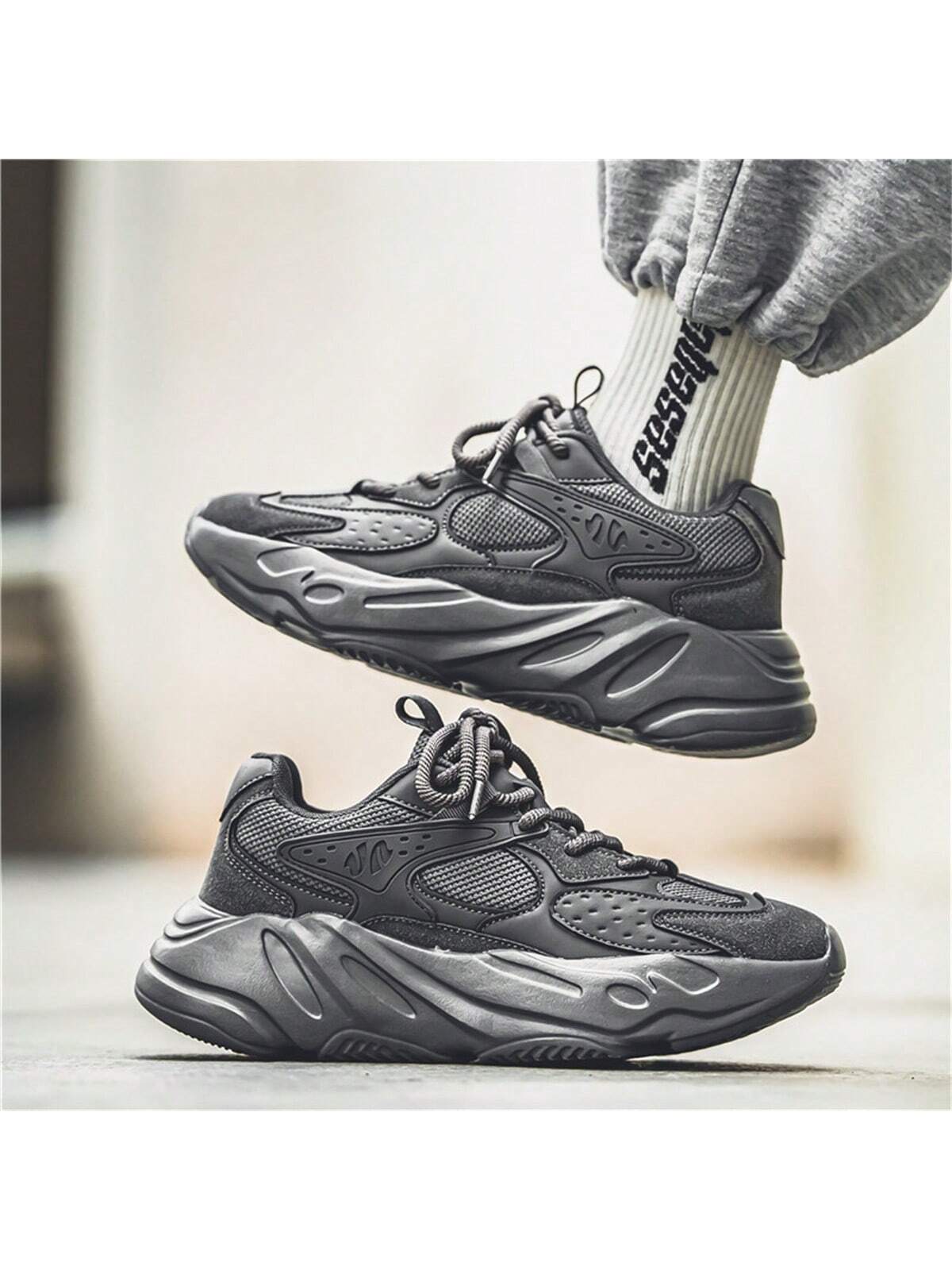 Men's Casual, Trend-setting, Lightweight, Slip-resistant And Durable Black Sports Shoes For Autumn/winter, Walking, Height Increasing Chunky Sneakers