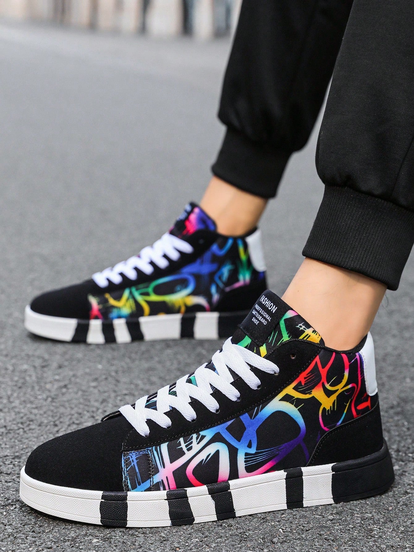 Men's Summer Graffiti Style Canvas Shoes With Tie Front, Fashionable Breathable Flat Casual Board Shoes