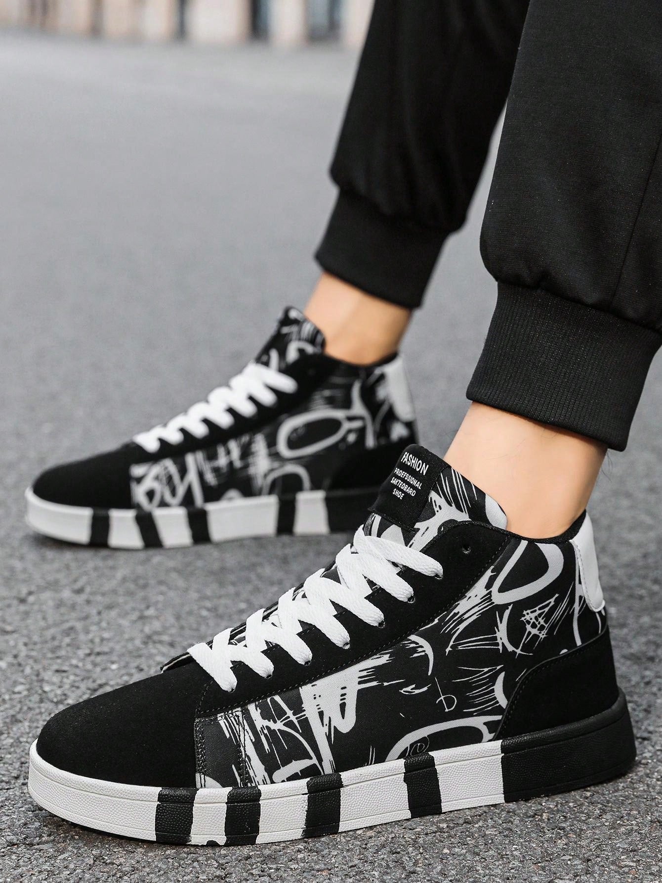 Men's Summer Graffiti Style Canvas Shoes With Tie Front, Fashionable Breathable Flat Casual Board Shoes