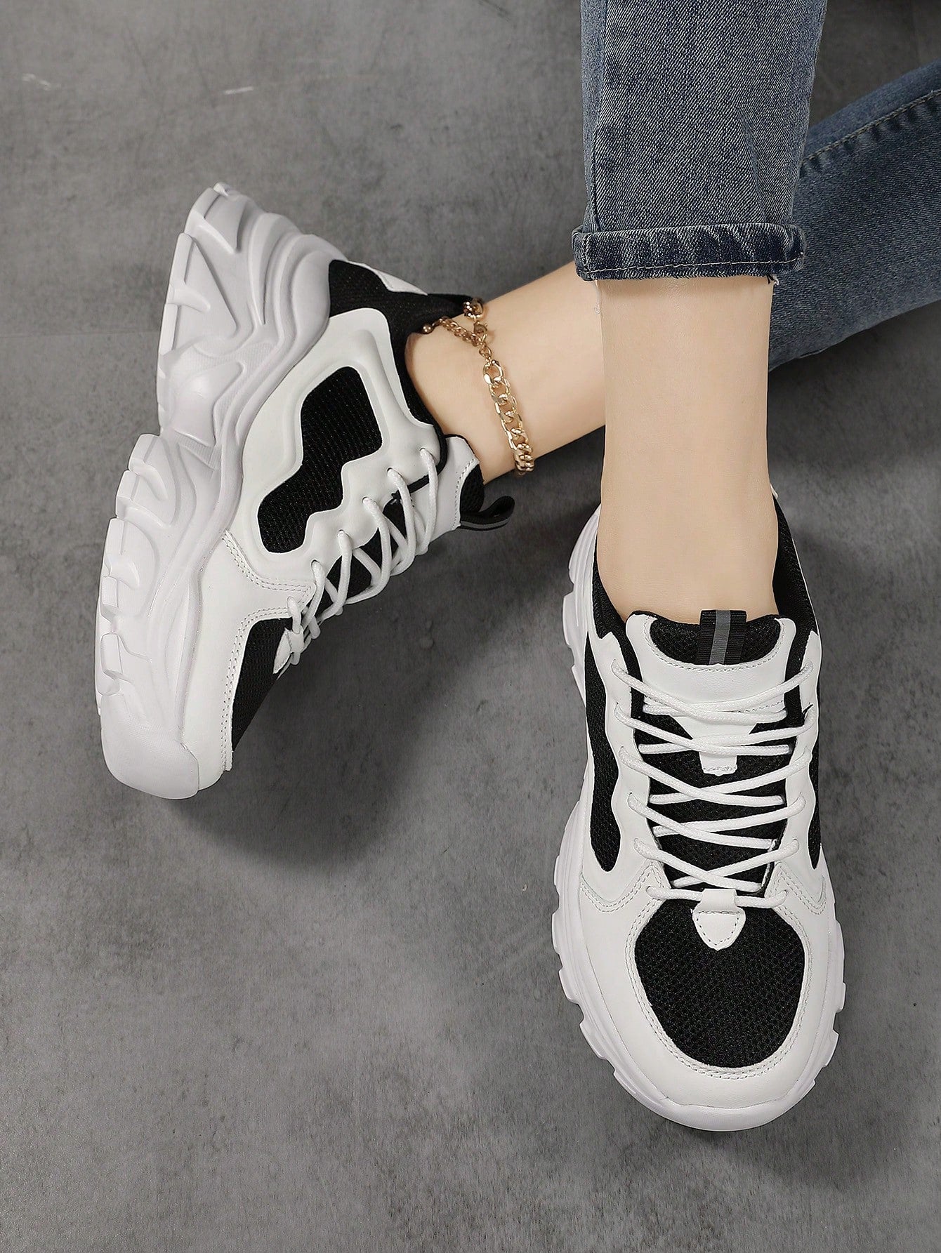 Women Colorblock Lace-Up Front Chunky Sneakers