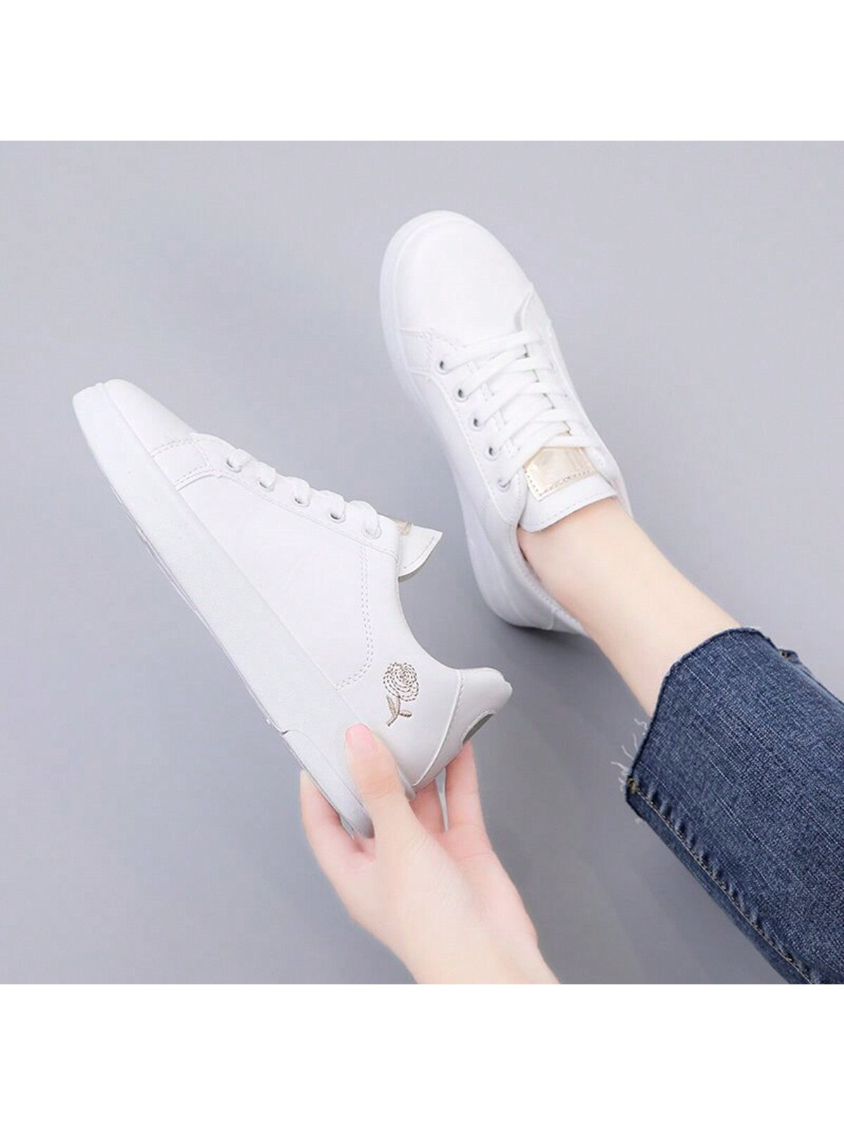 Ladies' Casual White Lace-Up Sport Shoes Decorated With Floral Pattern, Pu Leather, Low-Cut, Round Toe, Flat Heel