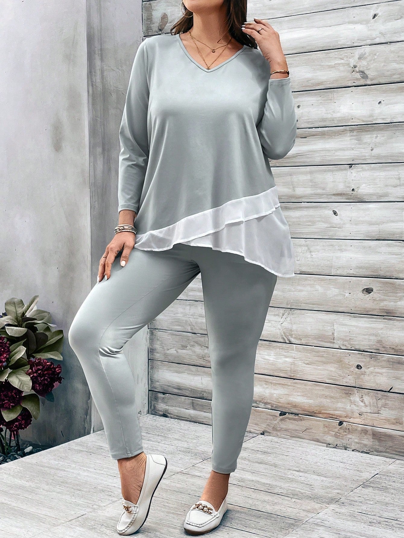 EMERY ROSE Plus Contrast Panel Tee & Leggings