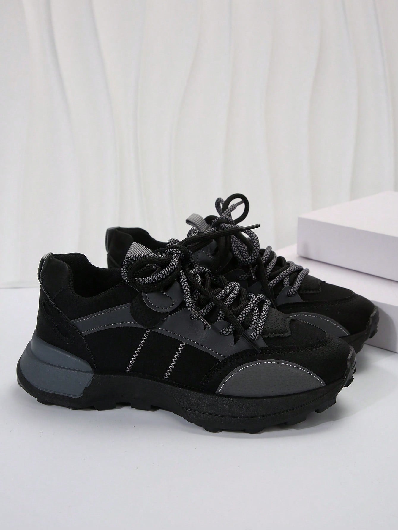 Women'S Lace-Up Height Increasing Outdoor Casual Comfortable Wear-Resistant, Non-Slip Stylish Sports Shoes, Suitable For All Seasons