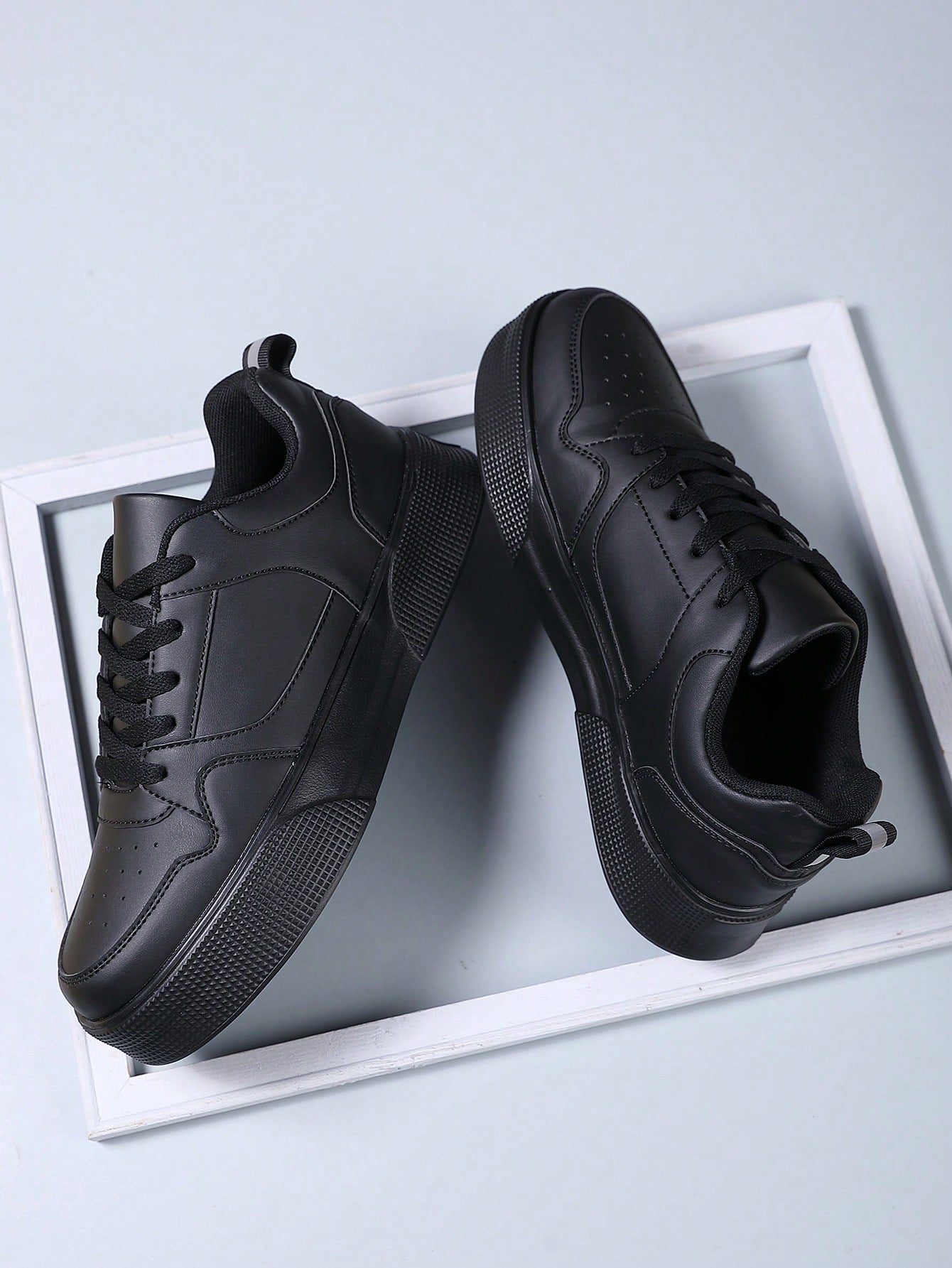 Men'S Simple Fashion Style Thick Sole Sneakers With Front Tie, Comfortable Casual Sports Shoes In Versatile Black