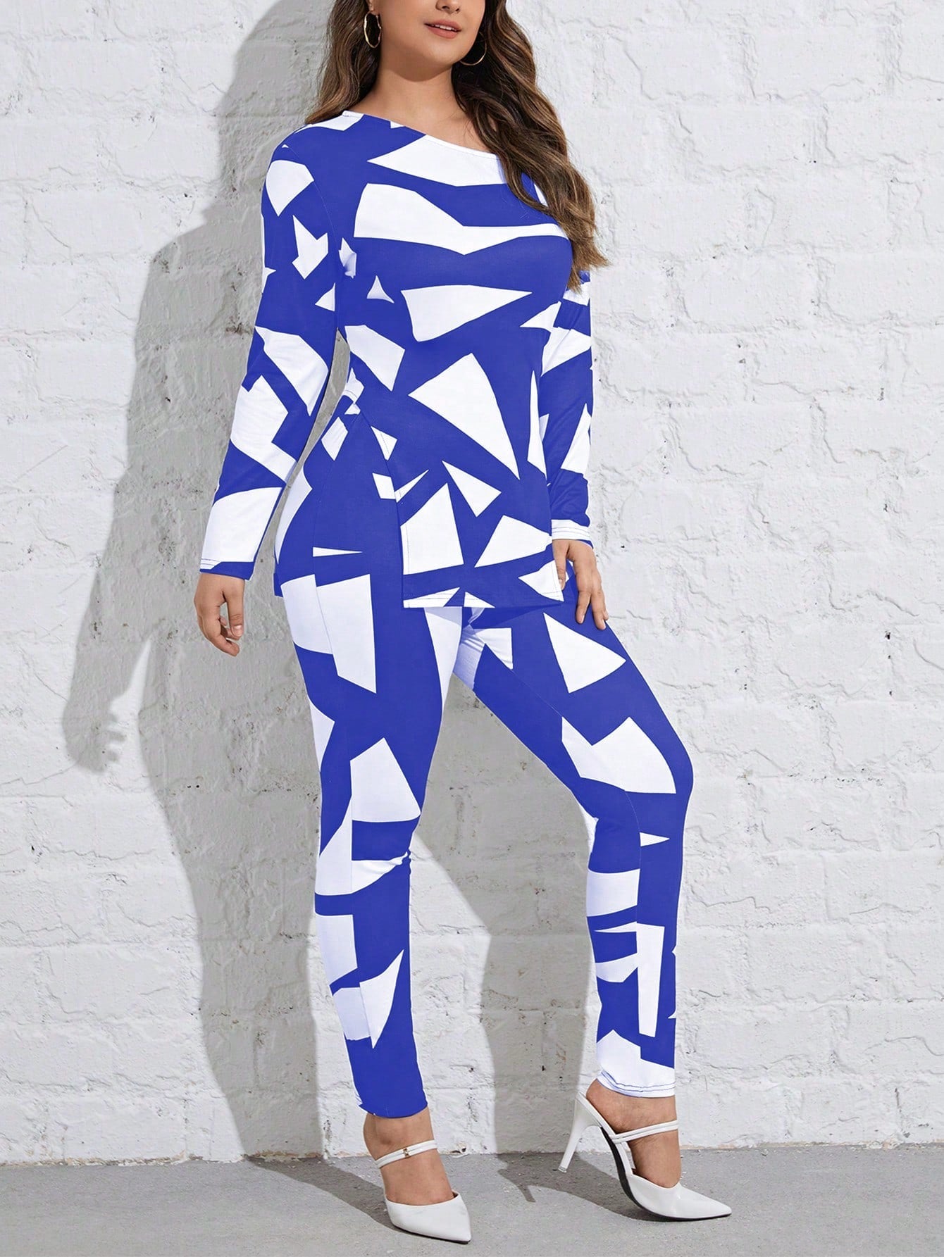 Essnce Plus Size Asymmetrical Neckline Geometric Print Top And Leggings Set