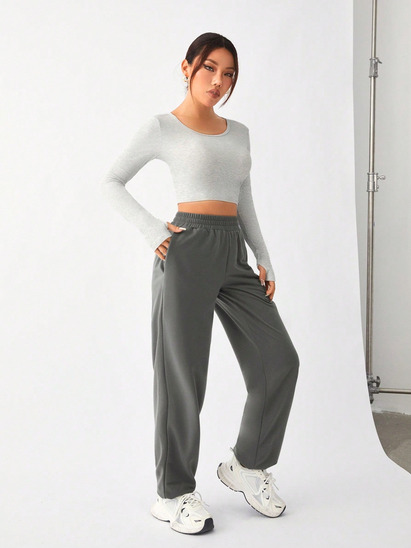 Daily&Casual Long Sleeve Crop Top And Elastic Waist Long Pants Sports Outfit