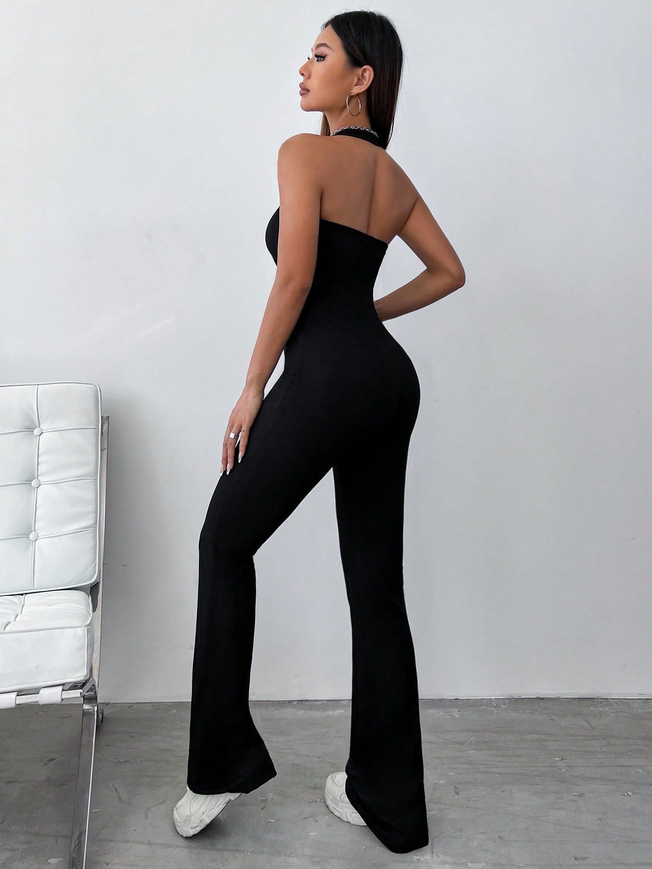 Sleeveless Jumpsuit With Halter Neck And Flared Bottom, Simple And Versatile