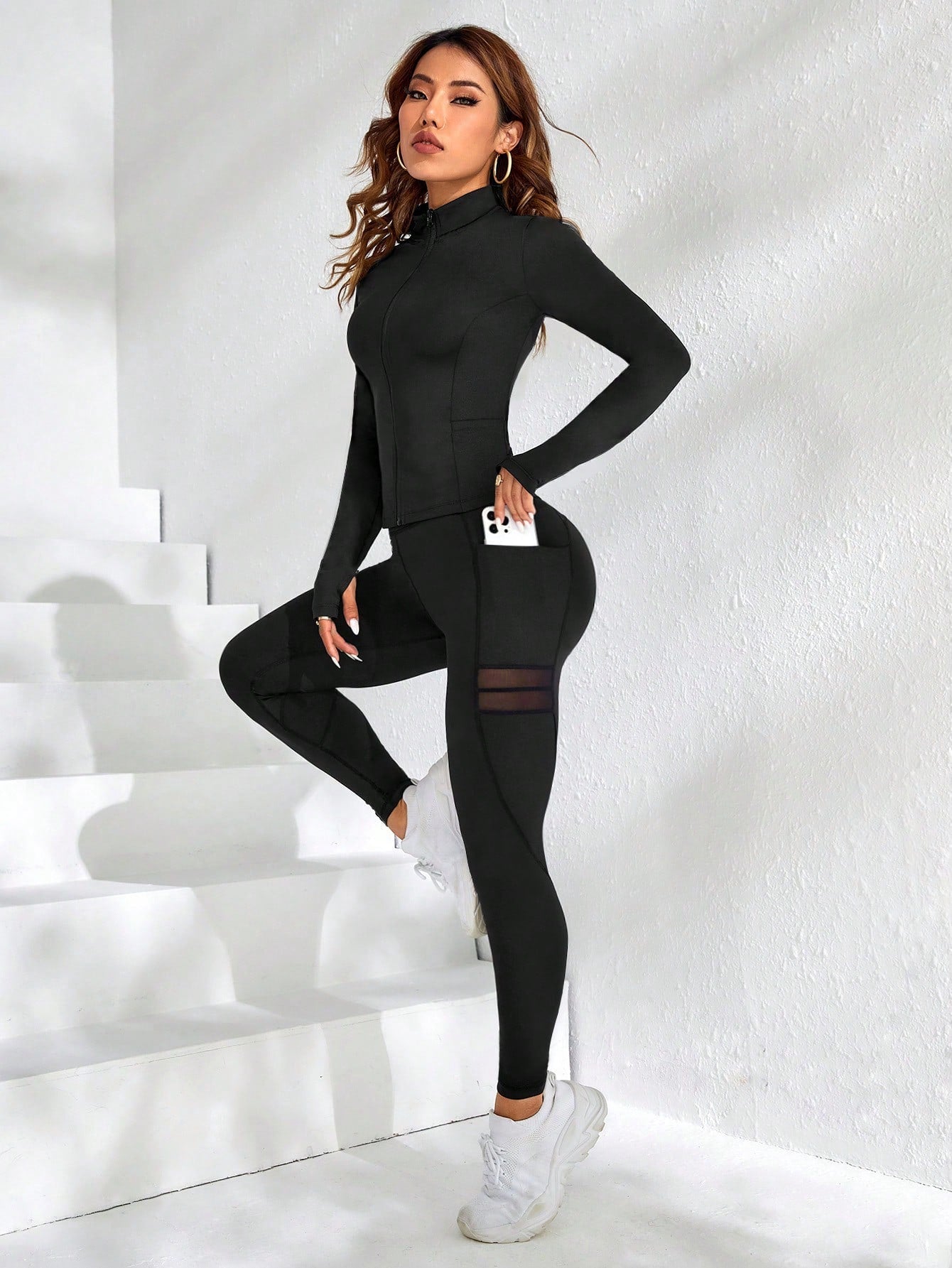 Yoga Trendy Contrast Mesh Thumbholes Sports Set