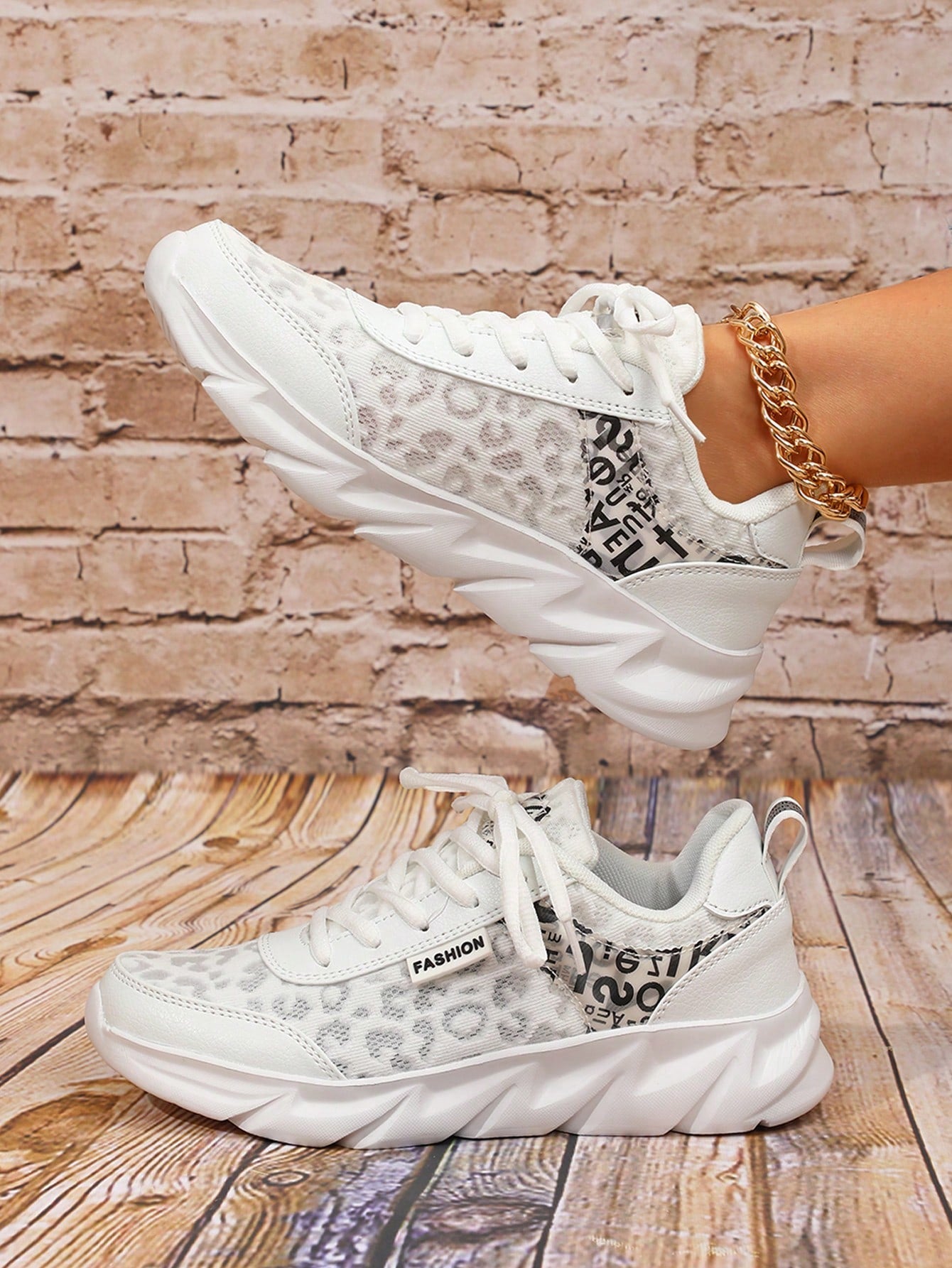 Women Letter Graphic Lace Up Front Sports Shoes, Sporty Outdoor Fabric Running Shoes