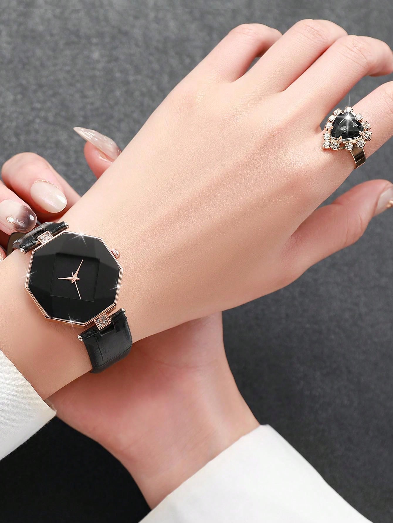 Women's Leather Belt Fashionable Simple Diamond Shaped Dial Quartz Watch + Heart-Shaped Rhinestone Jewelry Set (5pcs/Set)