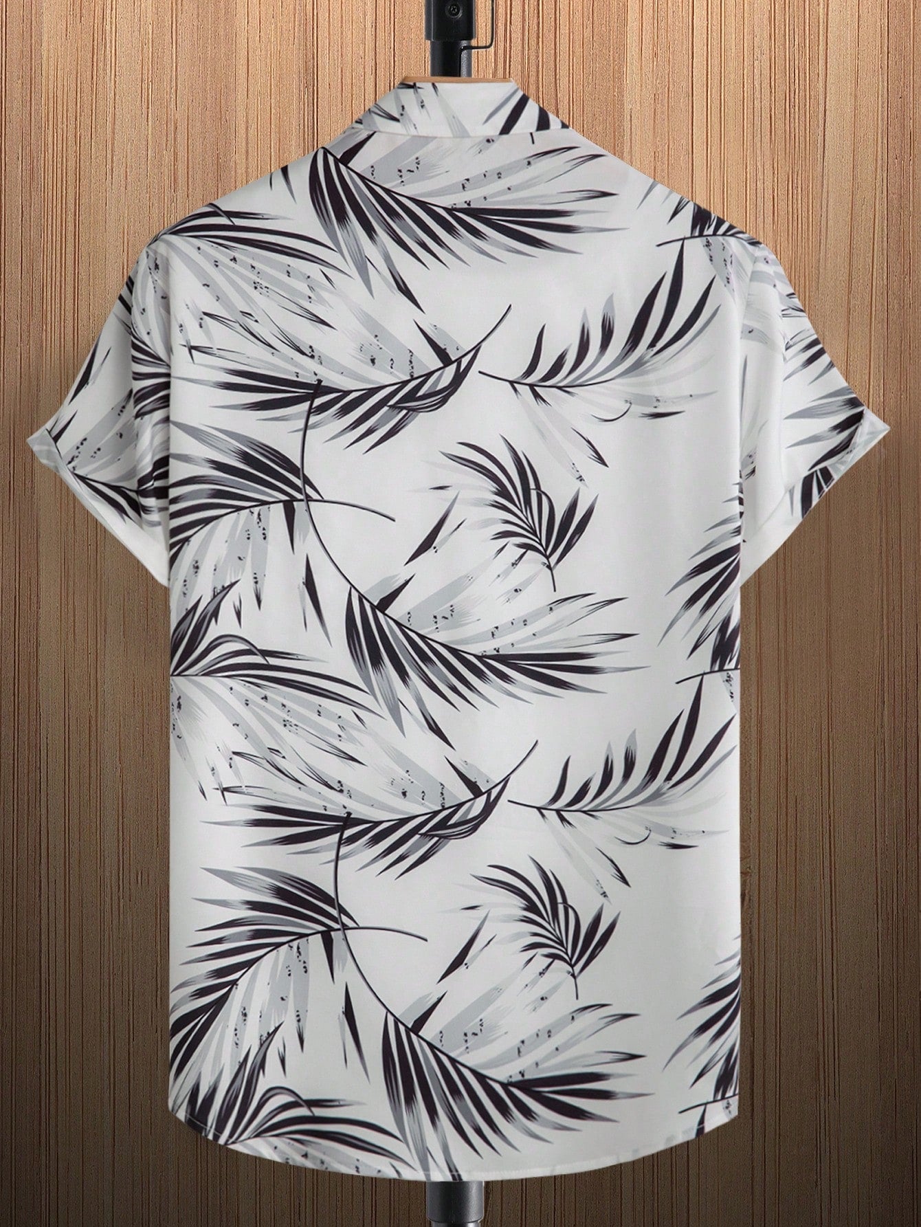 Manfinity RSRT Men Tropical Print One Pocket Front Shirt Without Tee