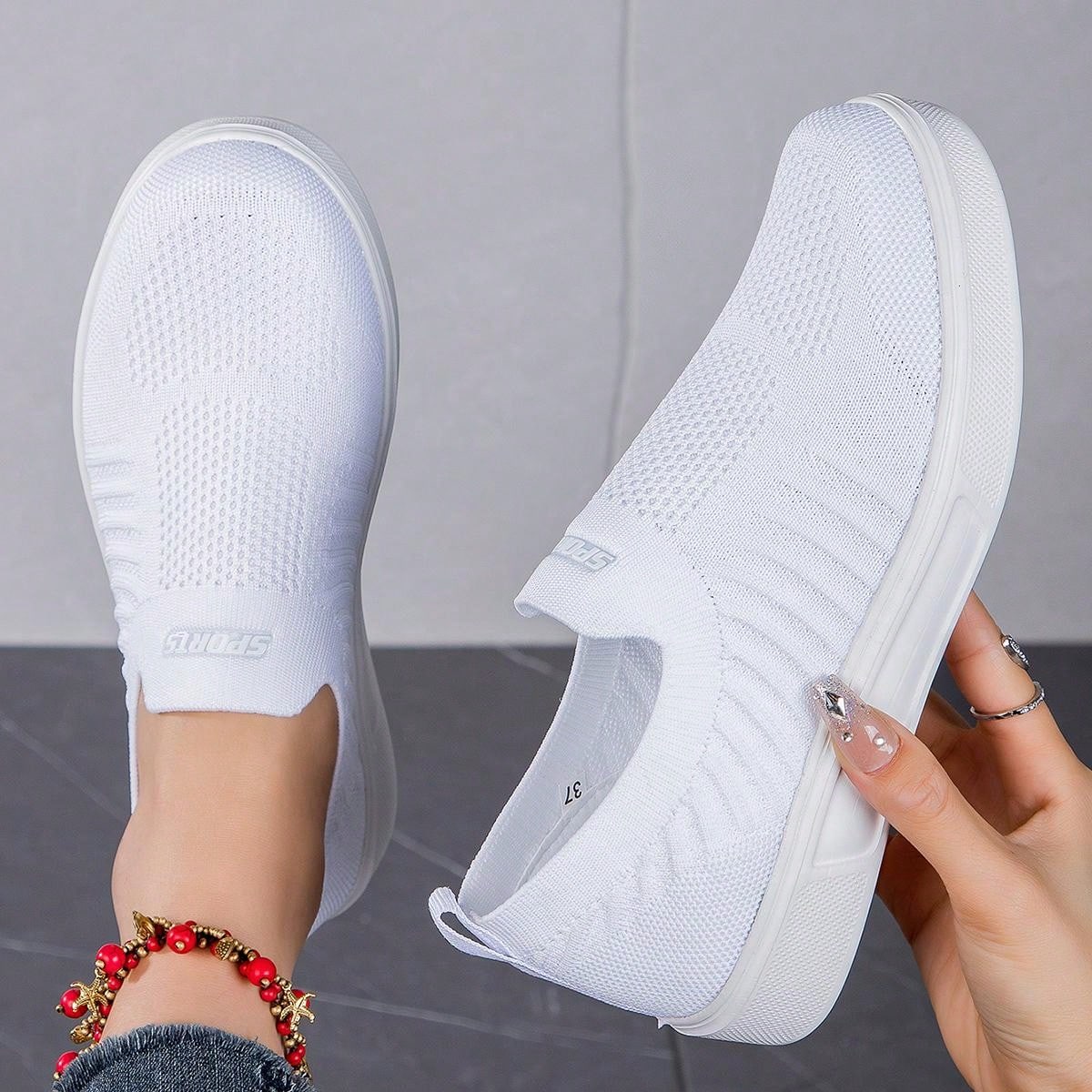 New Mesh Breathable Lightweight Skateboarding Shoes Soft Bottom Casual Running Shoes For Women, White Sneakers, Unisex Board Shoes, Fashionable Couple Flat Bottom Travel Shoes, Slip-On Sneakers, Walking Shoes, Cloth Shoes