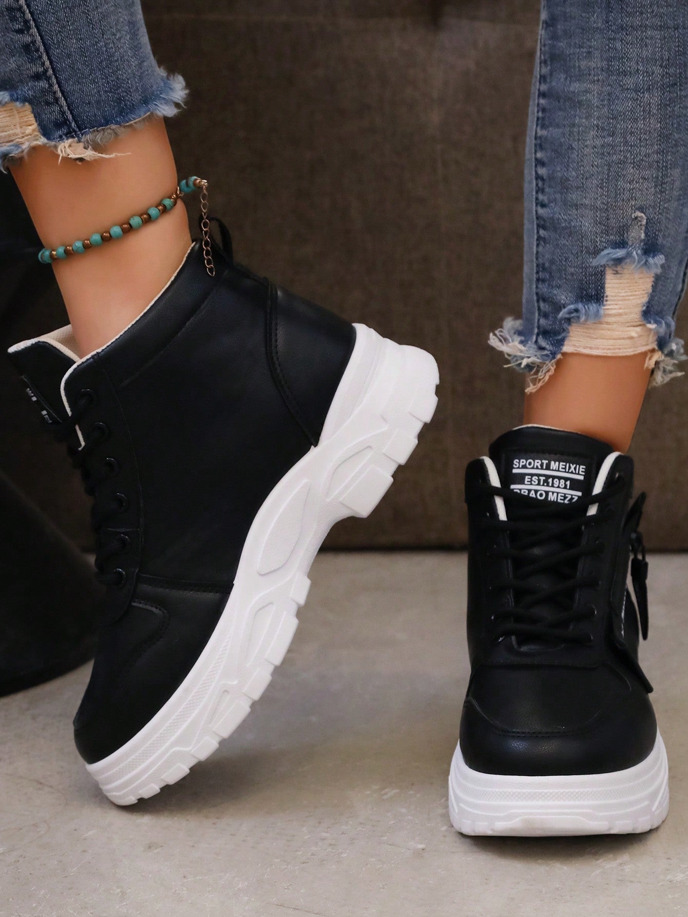 Women's High Top Lace-Up Black Sneakers With Casual Style For All Seasons