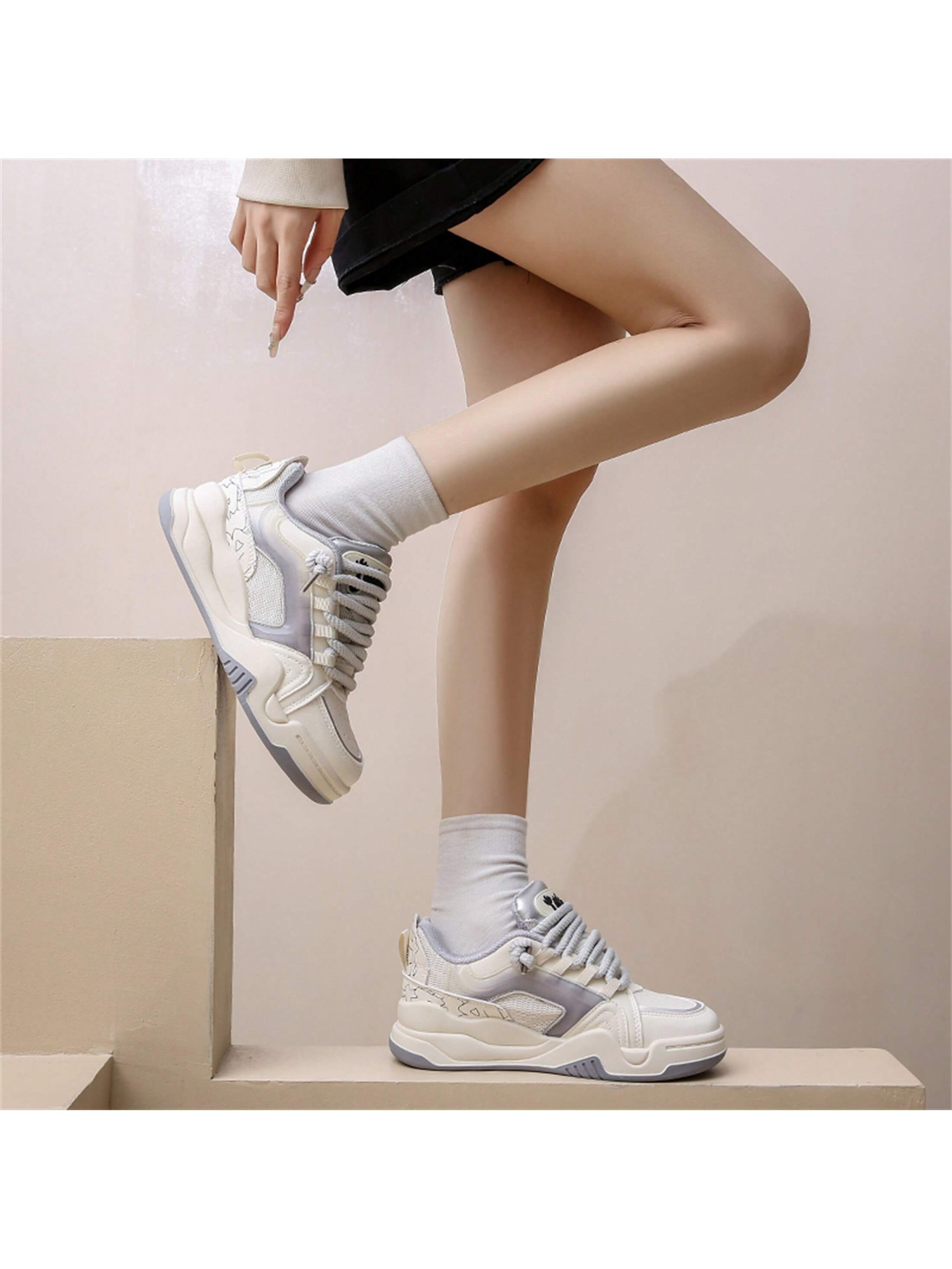 Thick Soled Women's Sports Shoes 2024 Original Black & White Us-Style Casual Sneakers For Spring