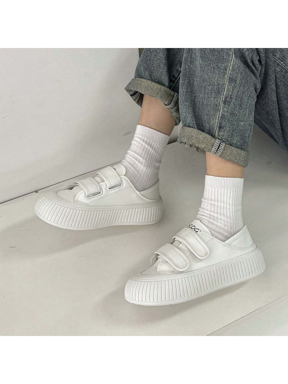 Women's White Outdoor Comfortable Casual Sneakers